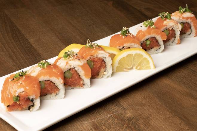 Order Golden Tiger Roll food online from Zeppin Sushi LLC store, Encino on bringmethat.com