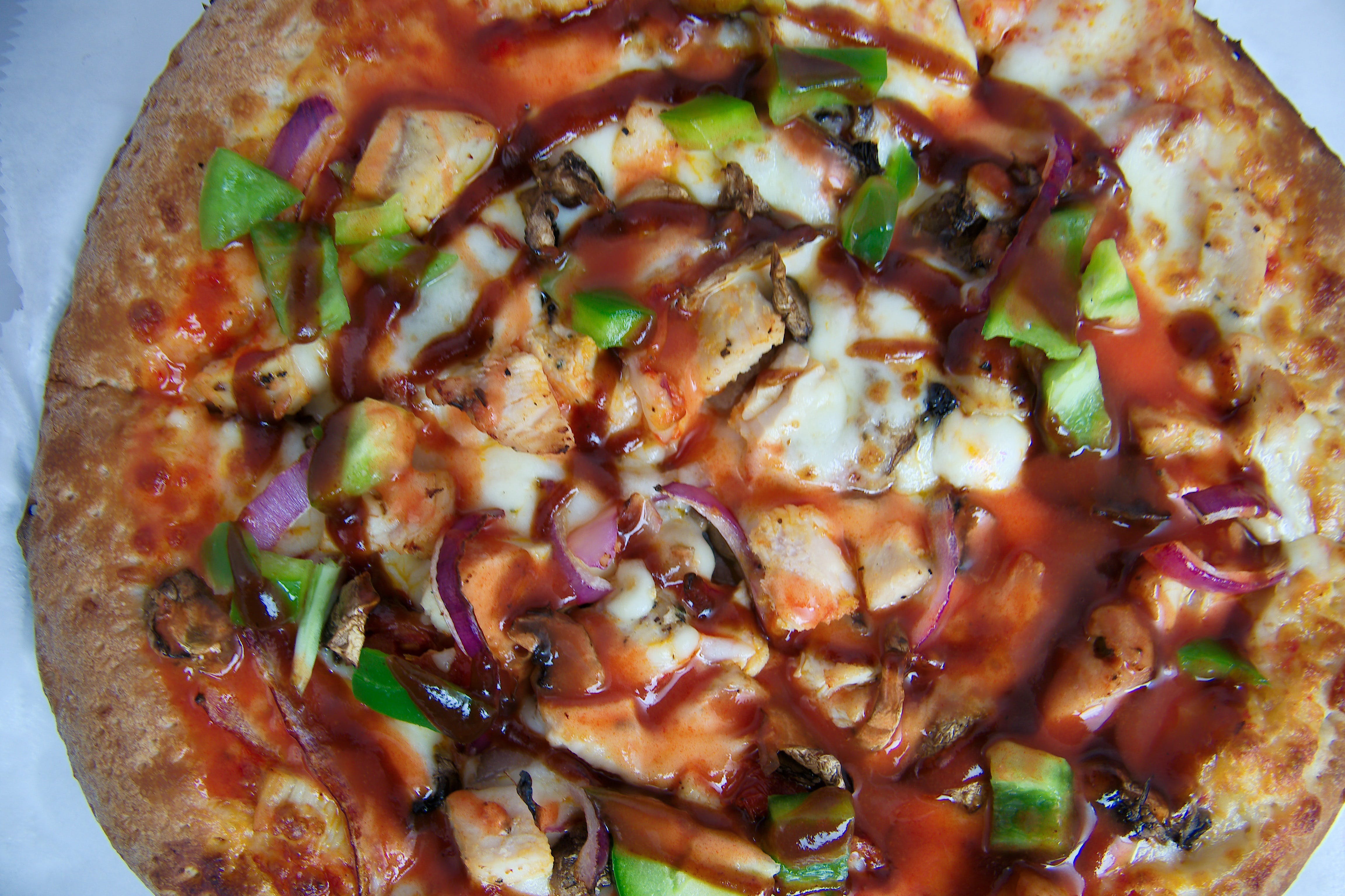 Order Buffalo & BBQ Chicken Pizza - Small 10'' food online from Pizza Pie Me store, Arlington on bringmethat.com