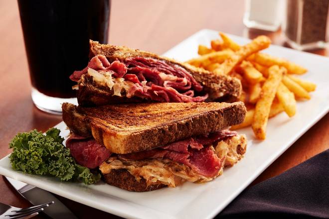 Order BW'S CLASSIC REUBEN food online from Big Whiskey American Restaurant & Bar store, Fayetteville on bringmethat.com