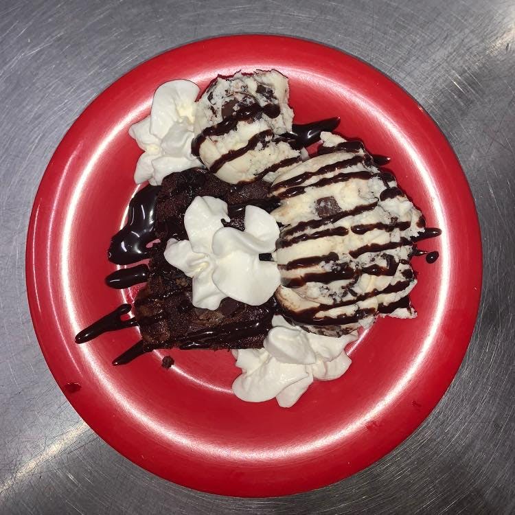 Order Brownie - Dessert food online from Pizza Parlor store, Iron River on bringmethat.com
