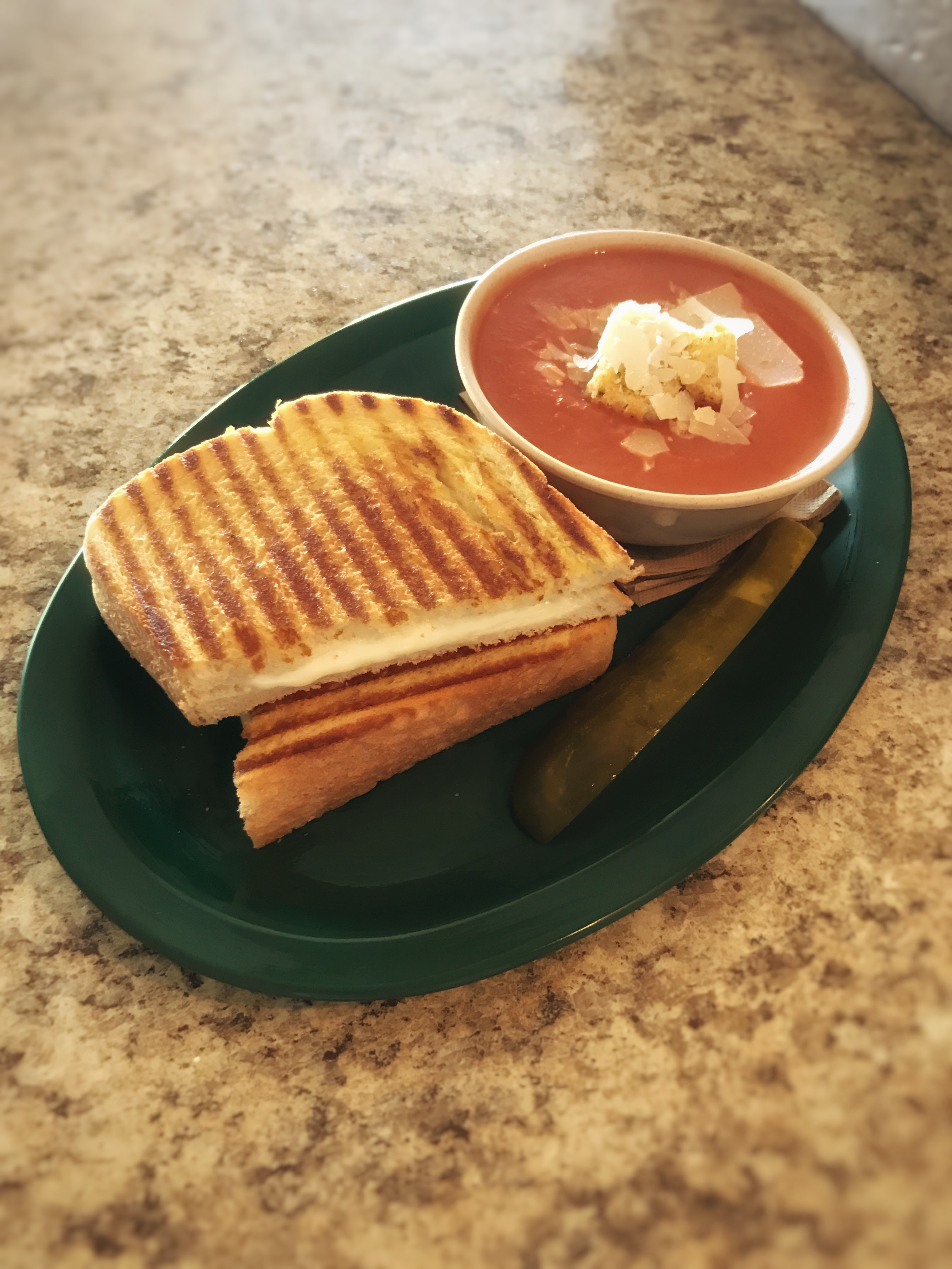 Order Kid's Grilled Cheese food online from Zuppa's Delicatessen store, Wexford on bringmethat.com