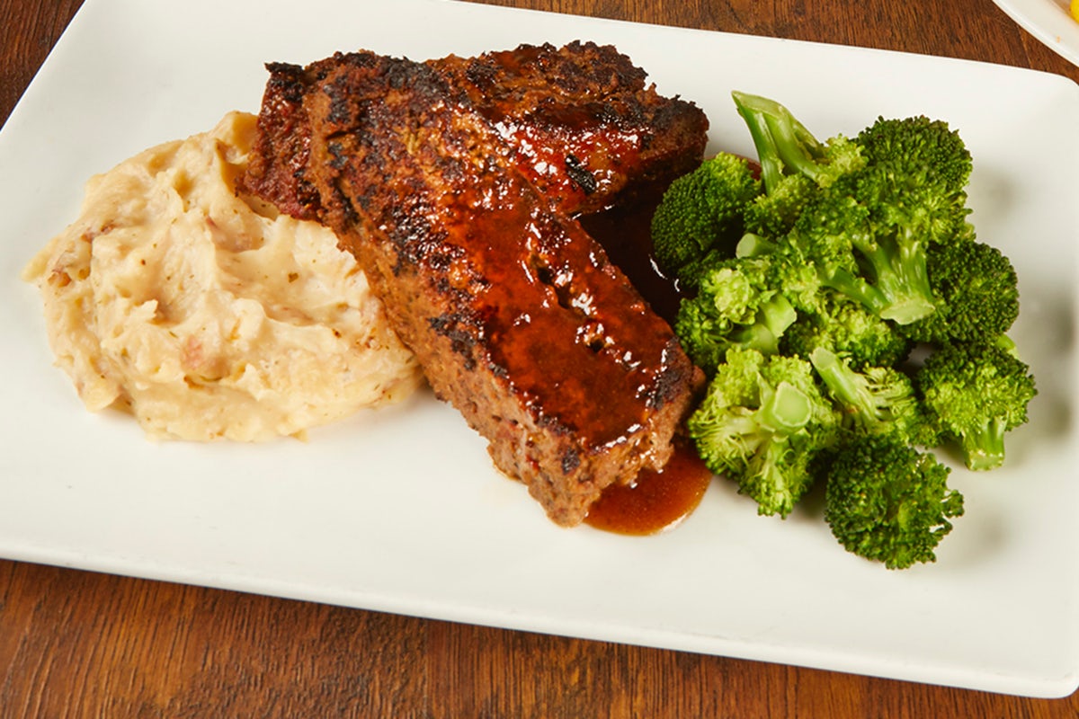Order LUNCH DAD'S HOMEMADE MEATLOAF food online from Miller Ale House store, Schaumburg on bringmethat.com