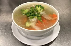 Order 19. Steamed Vegetable Wonton Soup food online from Mahar Thai Taste store, Saint Paul on bringmethat.com
