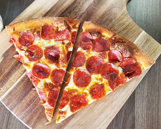 Order 2 Slices of Pepperoni Pizza food online from Jalapenos Pizza & Wings store, Laredo on bringmethat.com