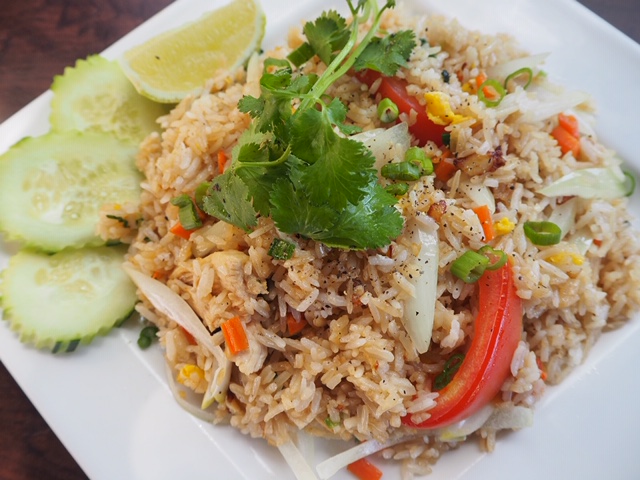 Order Thai Fried Rice food online from Karakade Thai Cuisine store, Redwood City on bringmethat.com