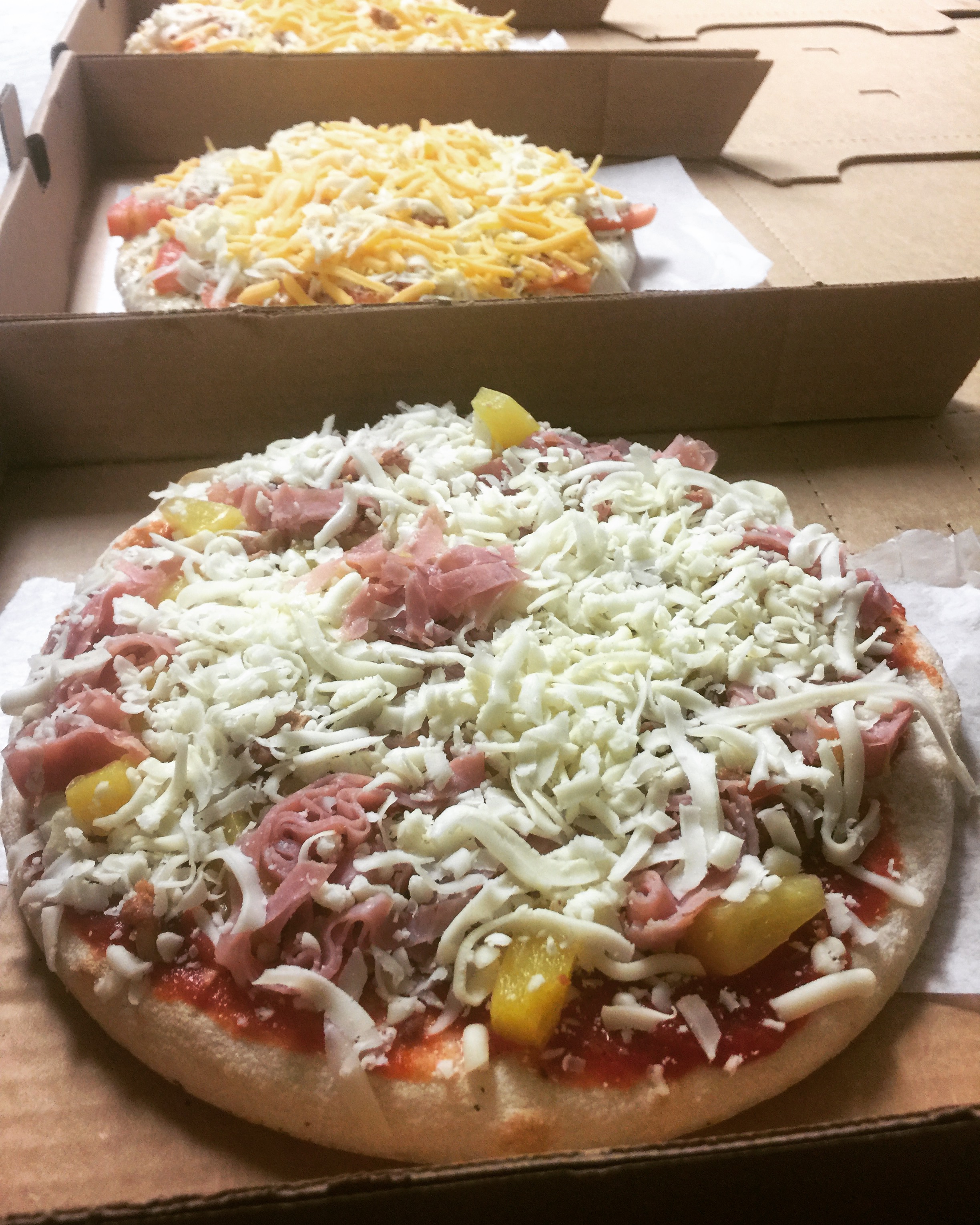 Order Hawaiian Pizza food online from Country Style Pizza store, Bridgeville on bringmethat.com