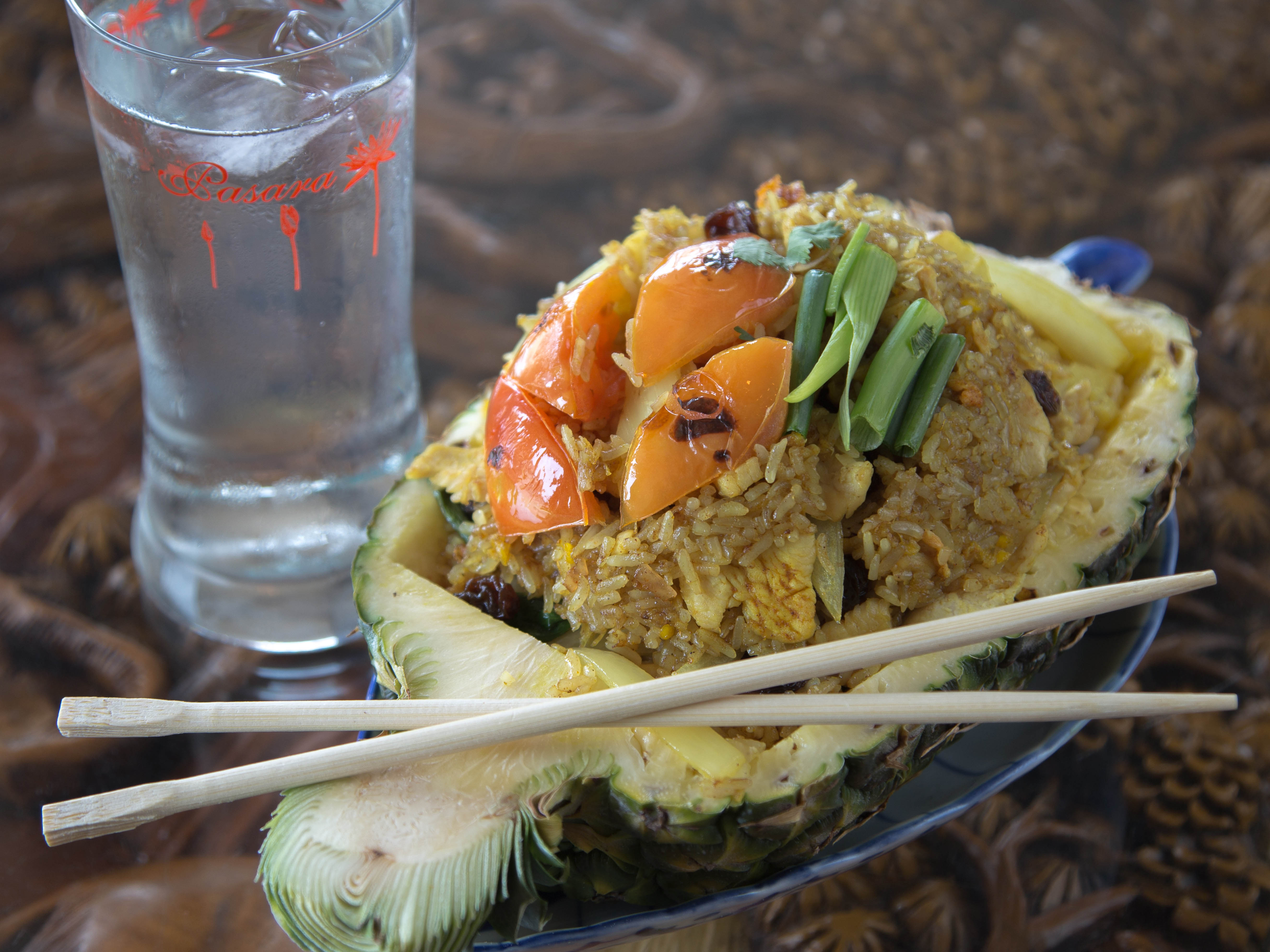 Order 72. Pineapple Fried Rice food online from Pasara Thai Restaurant store, Alexandria on bringmethat.com