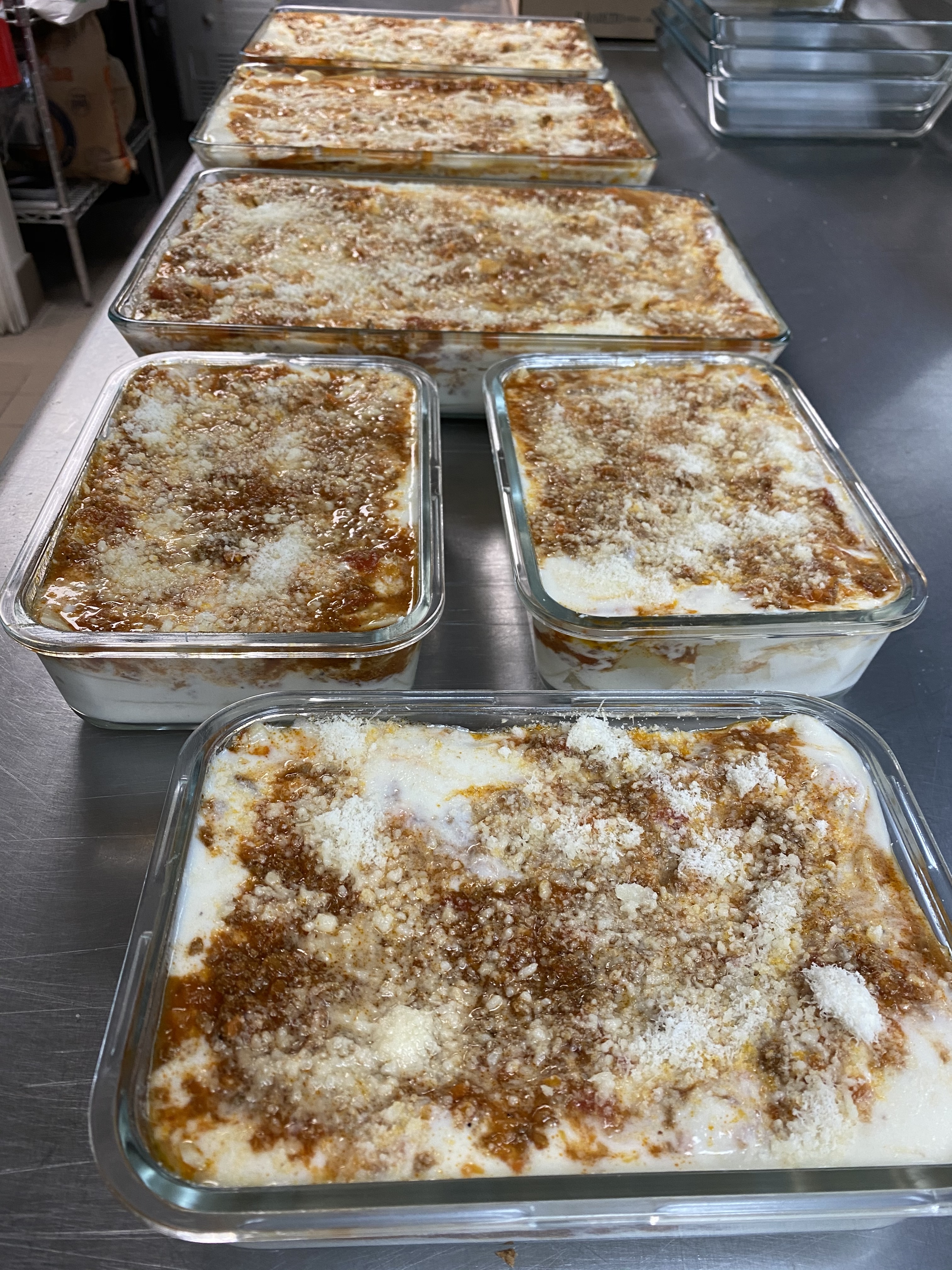 Order LASAGNA TRAY (Serves 6/8 guests) food online from IL Baretto To Go store, New York on bringmethat.com