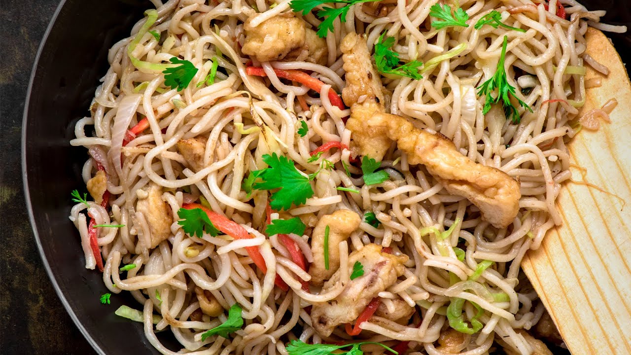 Order CHICKEN HAKKA NOODLE  food online from Chef of India store, Jersey City on bringmethat.com