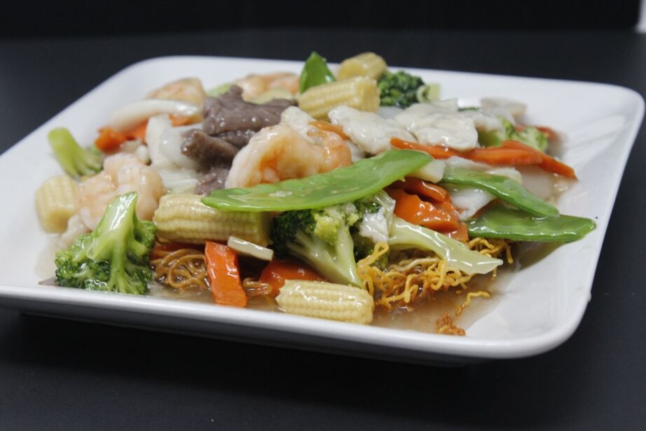 Order Canton Chow Mein food online from Abacus Inn store, Phoenix on bringmethat.com