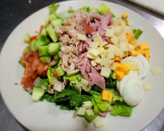Order Chef Salad food online from Max Restaurant & Sports Bar store, Glendale on bringmethat.com