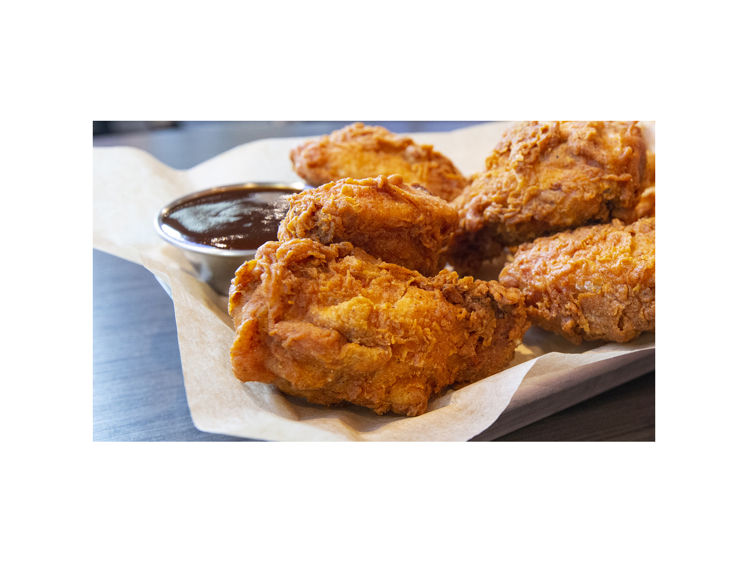 Order 6 Crunch Wings food online from Wing Zone store, Lexington on bringmethat.com