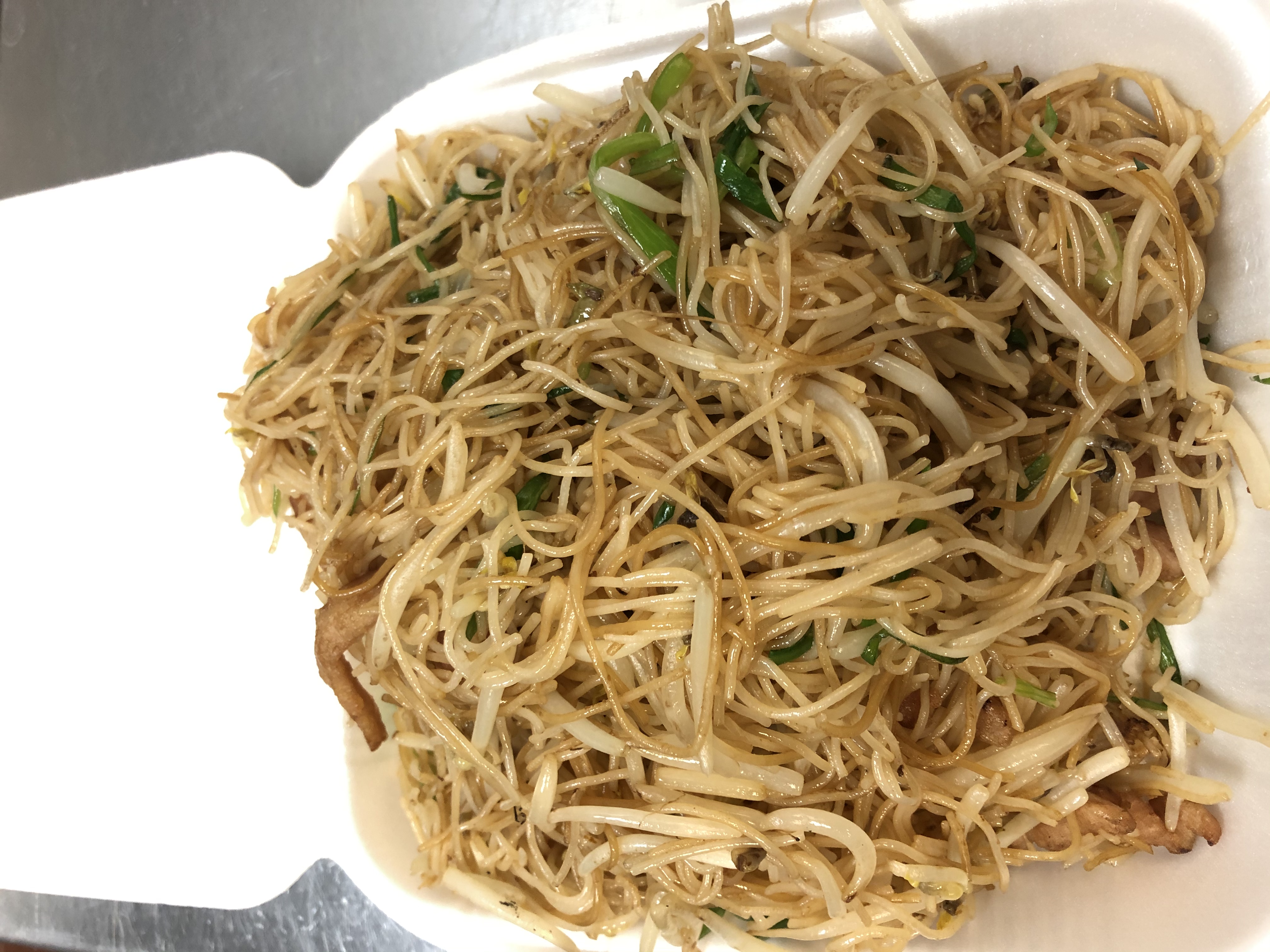 Order 67. Chicken Vermicelli干炒鸡炒米粉 food online from E&J Yummy Kitchen store, Monterey Park on bringmethat.com