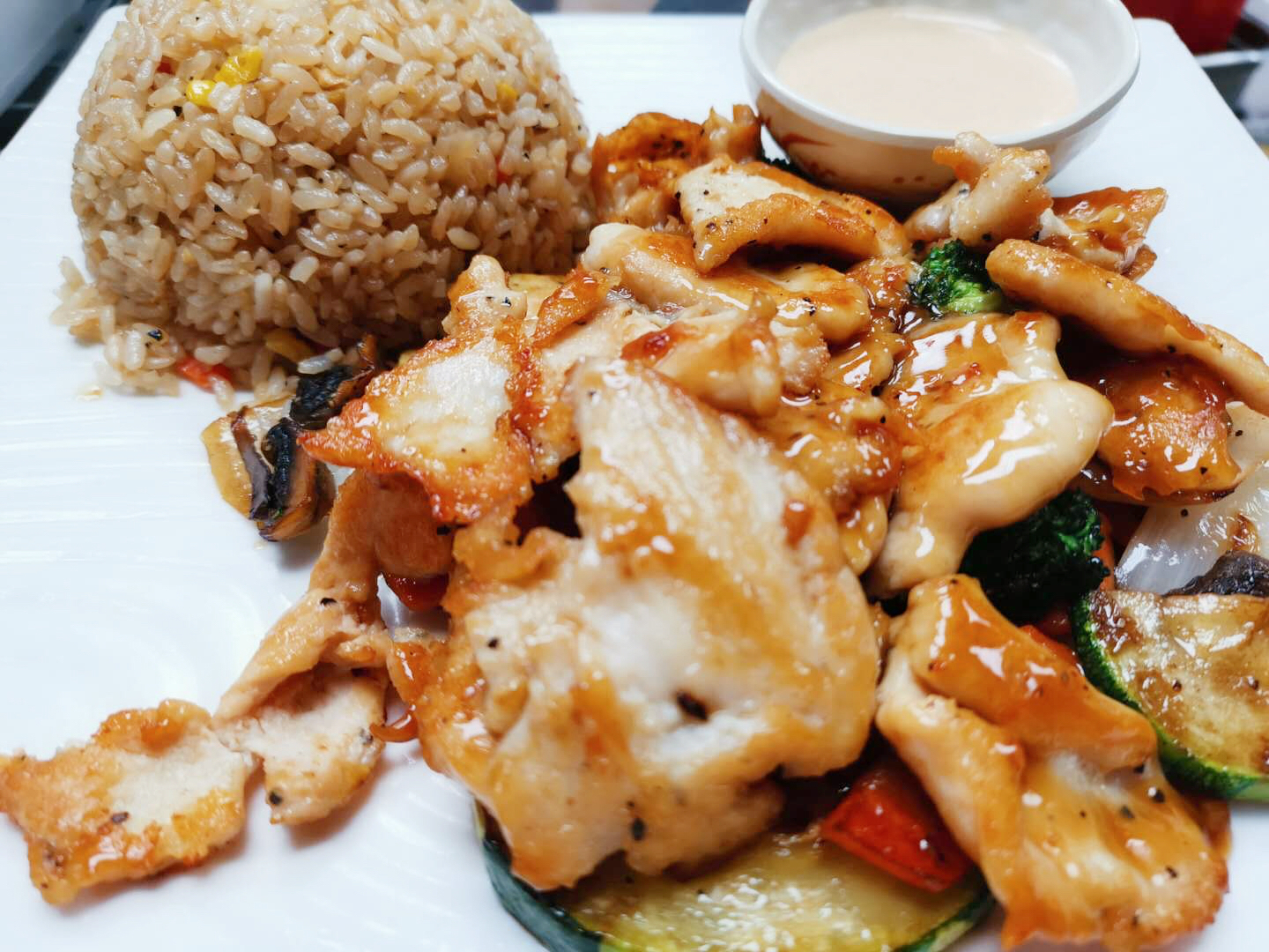 Order 121. Hibachi Chicken food online from Yaba Sushi And Steak store, Roscoe on bringmethat.com