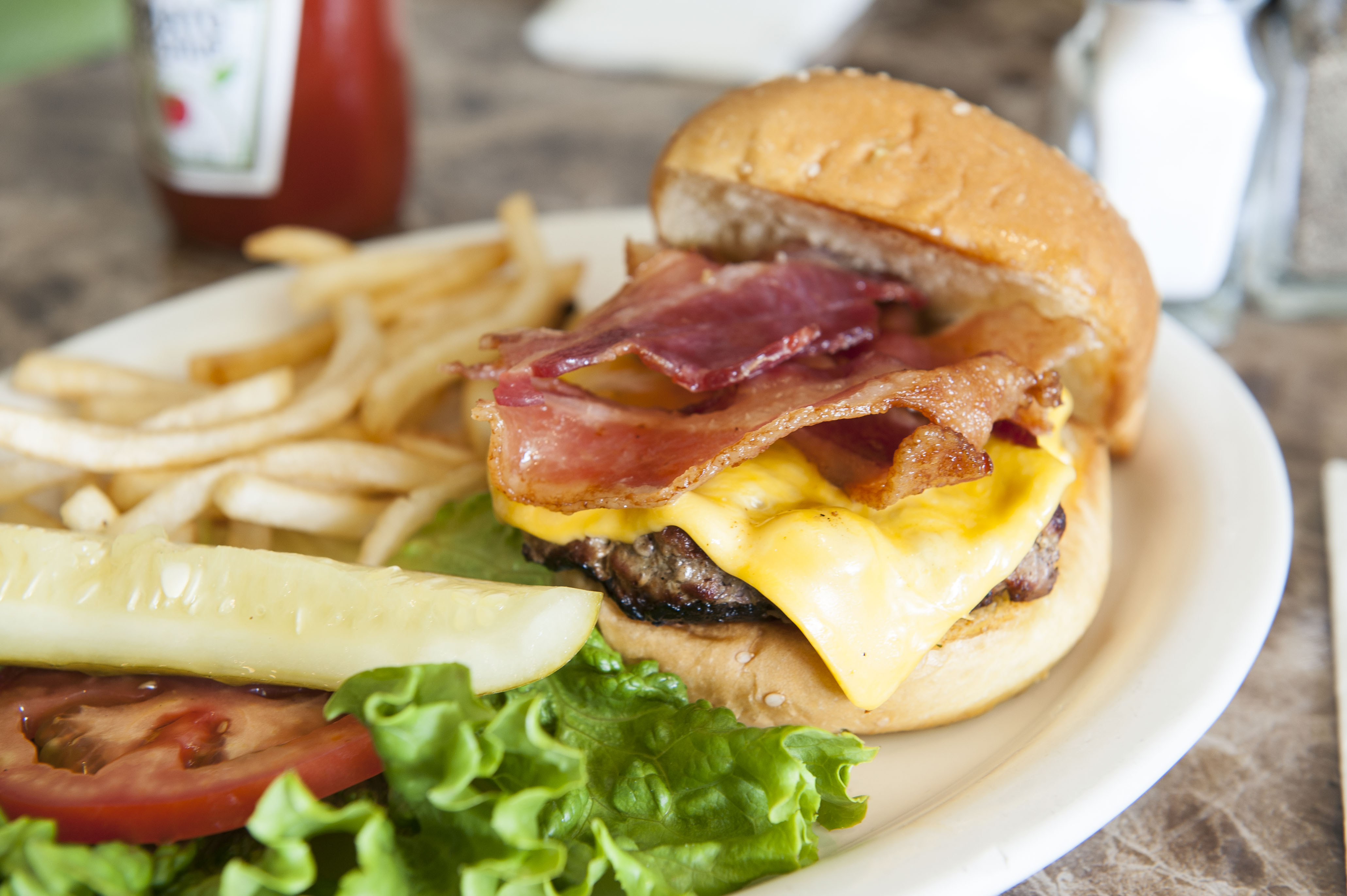 Order Bacon Cheeseburger food online from Walter Cafe store, Beverly Hills on bringmethat.com
