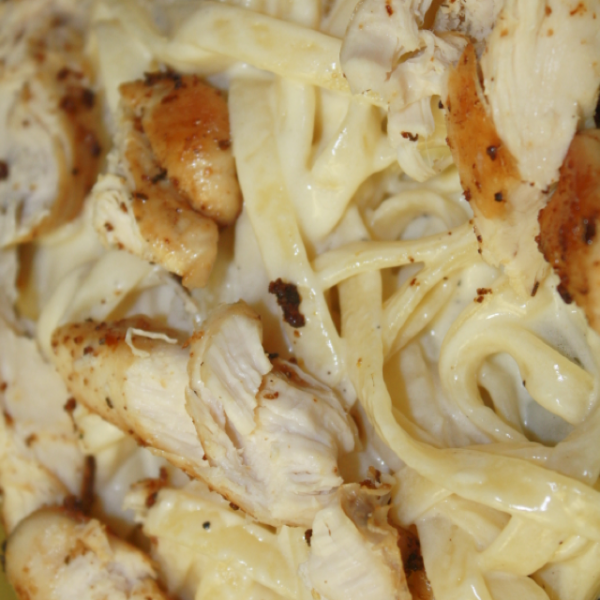 Order Fettuccine Alfredo food online from Sneaker's Sports Bar and Grill store, Franklin Park on bringmethat.com