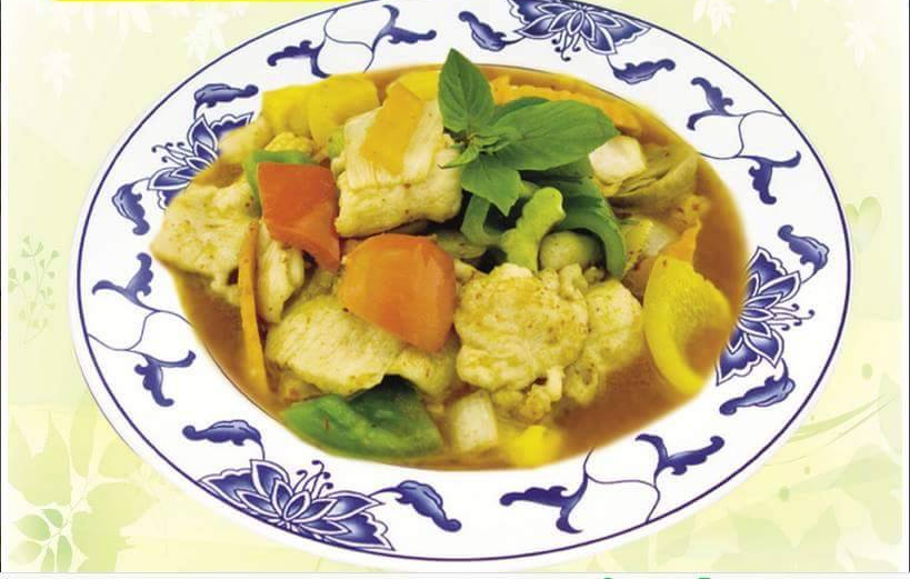 Order Curry Chicken food online from Gourmet Chinese Restaurant store, Ridgeland on bringmethat.com