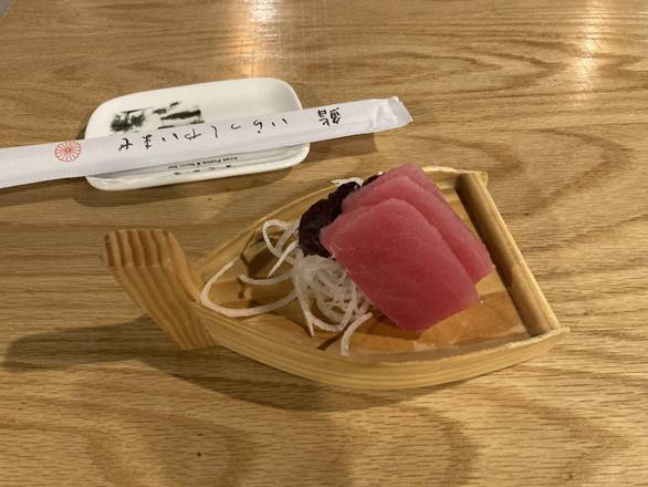 Order Tuna Sashimi (Maguro) food online from Ta Ca Sushi & Japanese Fusion store, Savannah on bringmethat.com