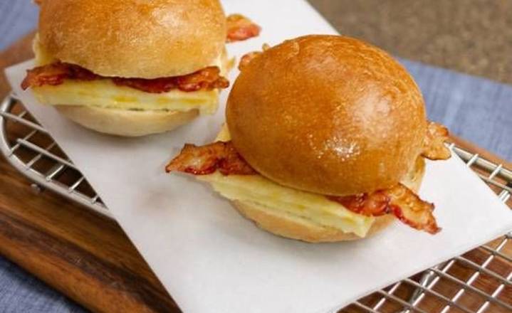 Order Bacon Breakfast Roll food online from Caffe Nero store, Winchester on bringmethat.com