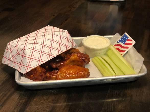 Order 6 Wings food online from Bench Warmers Sports Grill store, Stockbridge on bringmethat.com