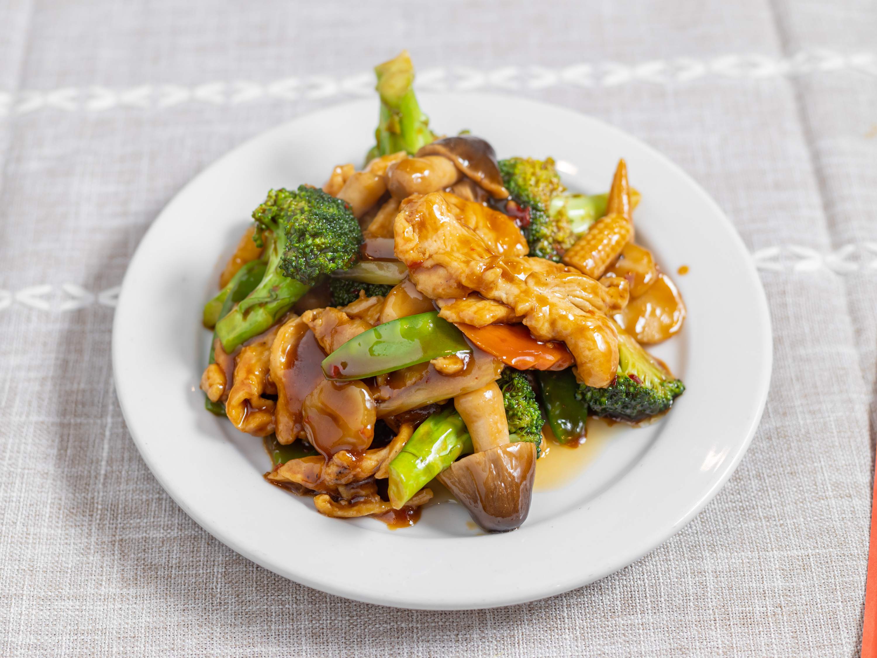 Order S9. Hunan Chicken湖南鸡 food online from Fuji China store, Knightdale on bringmethat.com