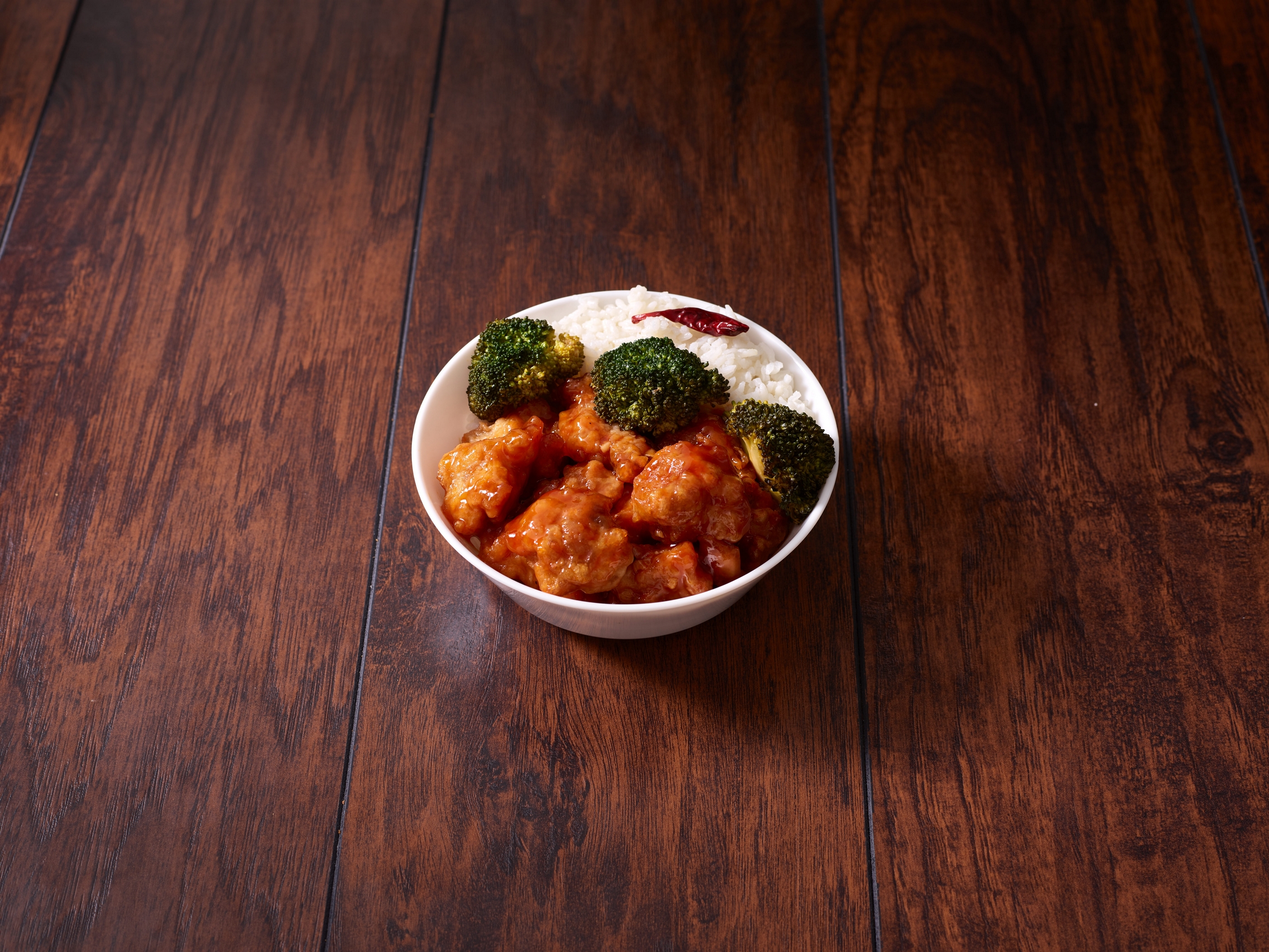 Order S4. General Tso's Chicken food online from Luya Chinese Restaurant store, Orlando on bringmethat.com