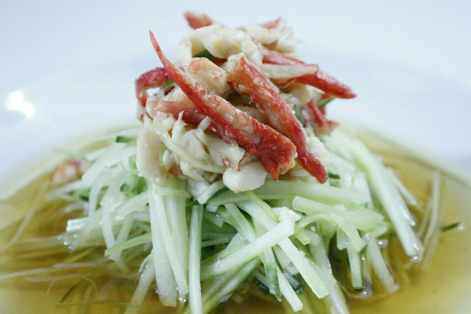 Order King Crab Vinaigrette Salad food online from Agami Contemporary Sushi store, Chicago on bringmethat.com