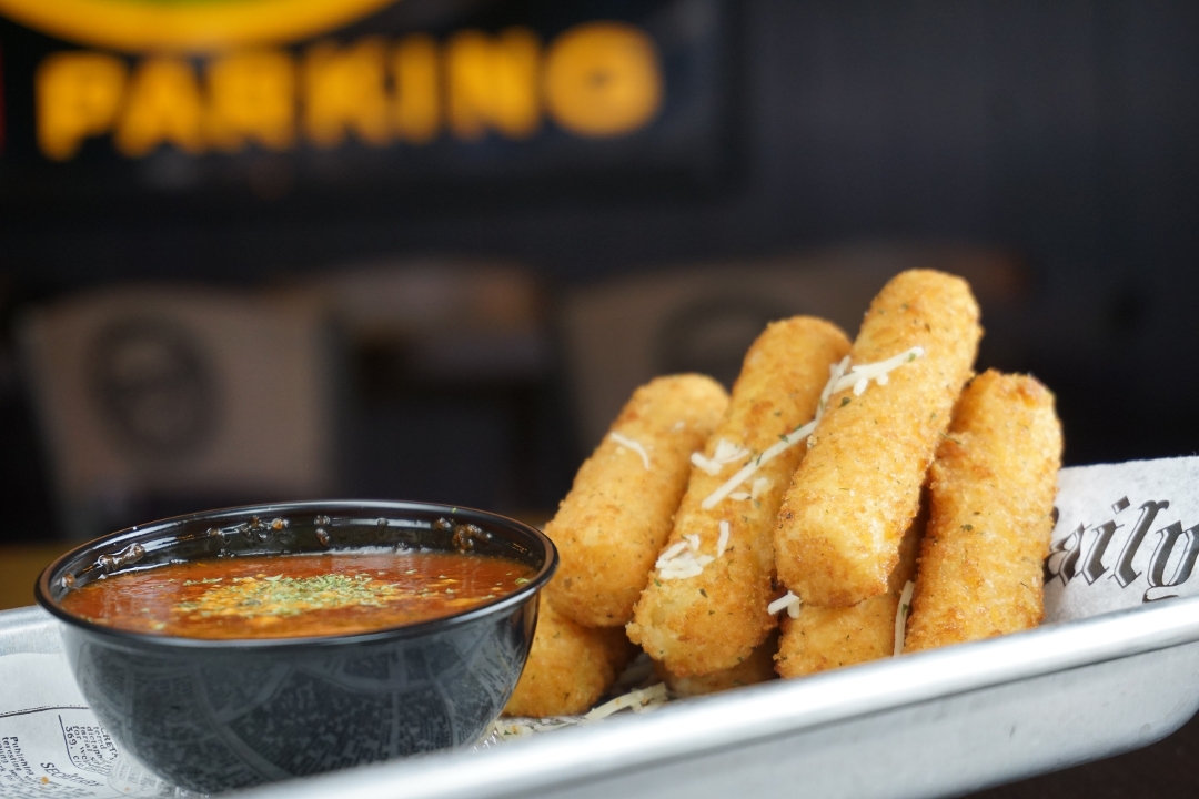 Order Cheese Sticks food online from Danny's Pizza & Burger Bar store, Chicago on bringmethat.com