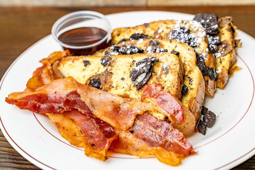 Order Oreo French Toast food online from Urburger store, Edgewater on bringmethat.com