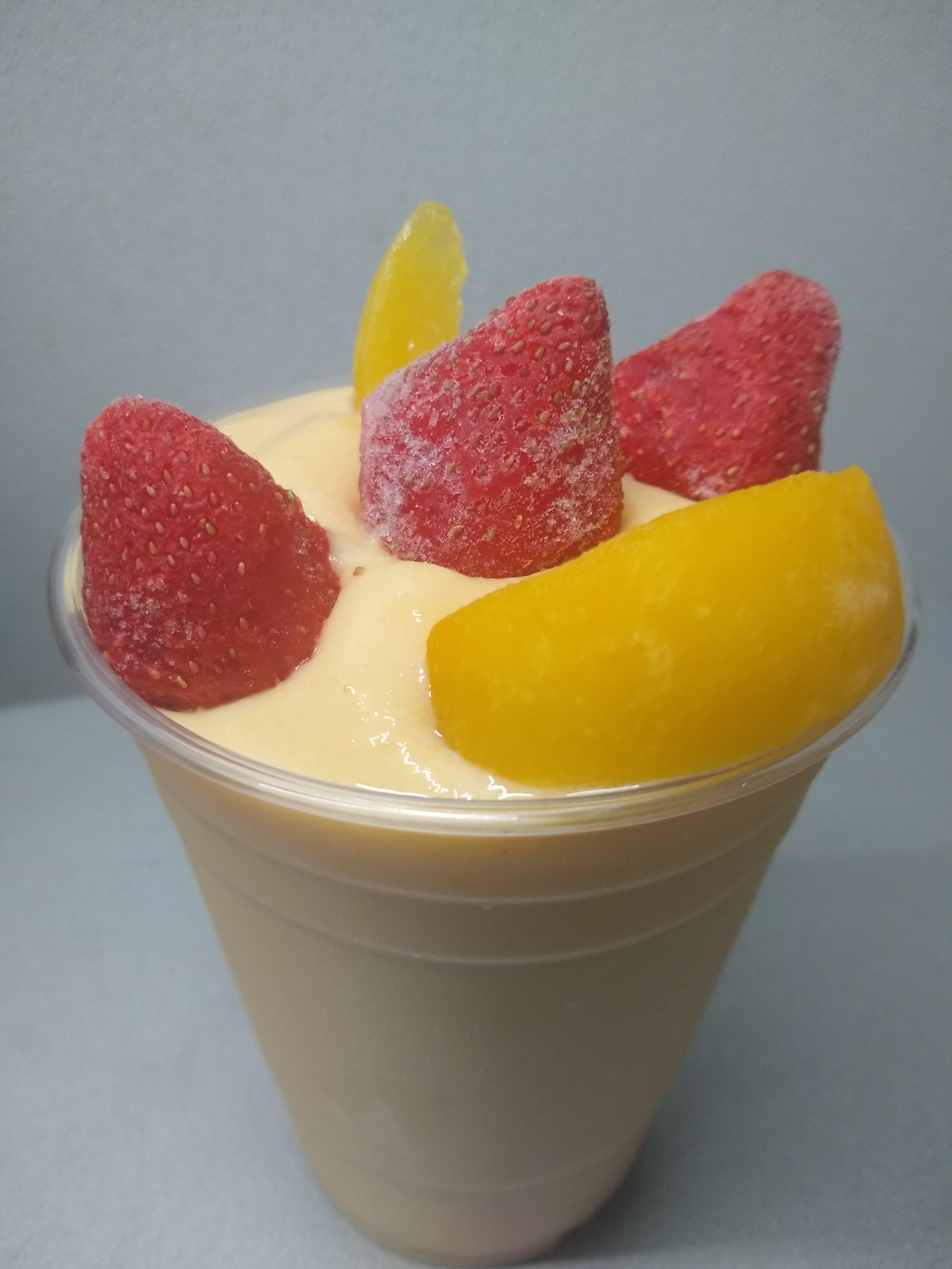 Order Mango Smoothie food online from Mama Bear Kitchen store, Quincy on bringmethat.com