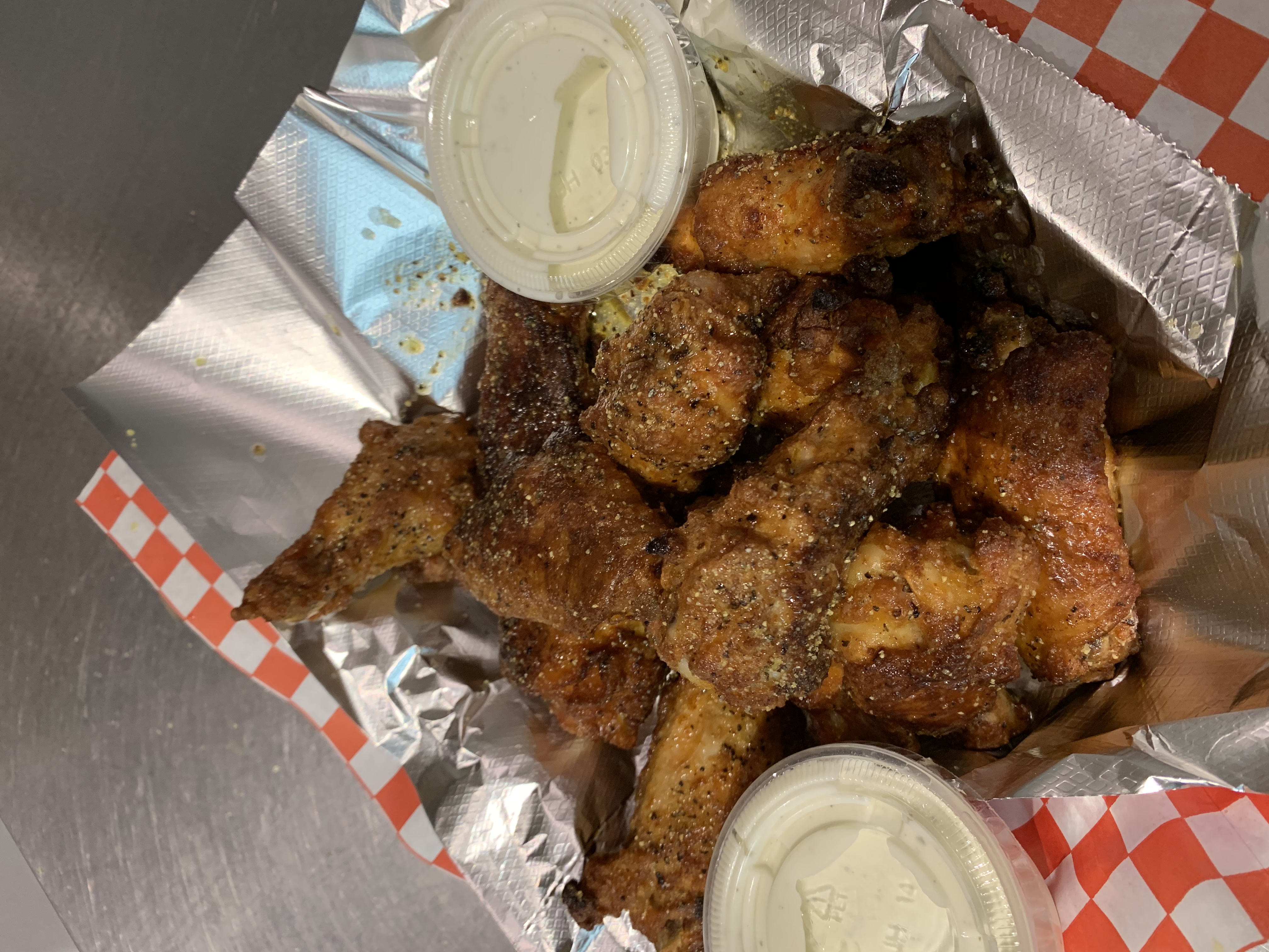 Order 6 Hot Wings food online from 3.99 Pizza Co store, Montclair on bringmethat.com