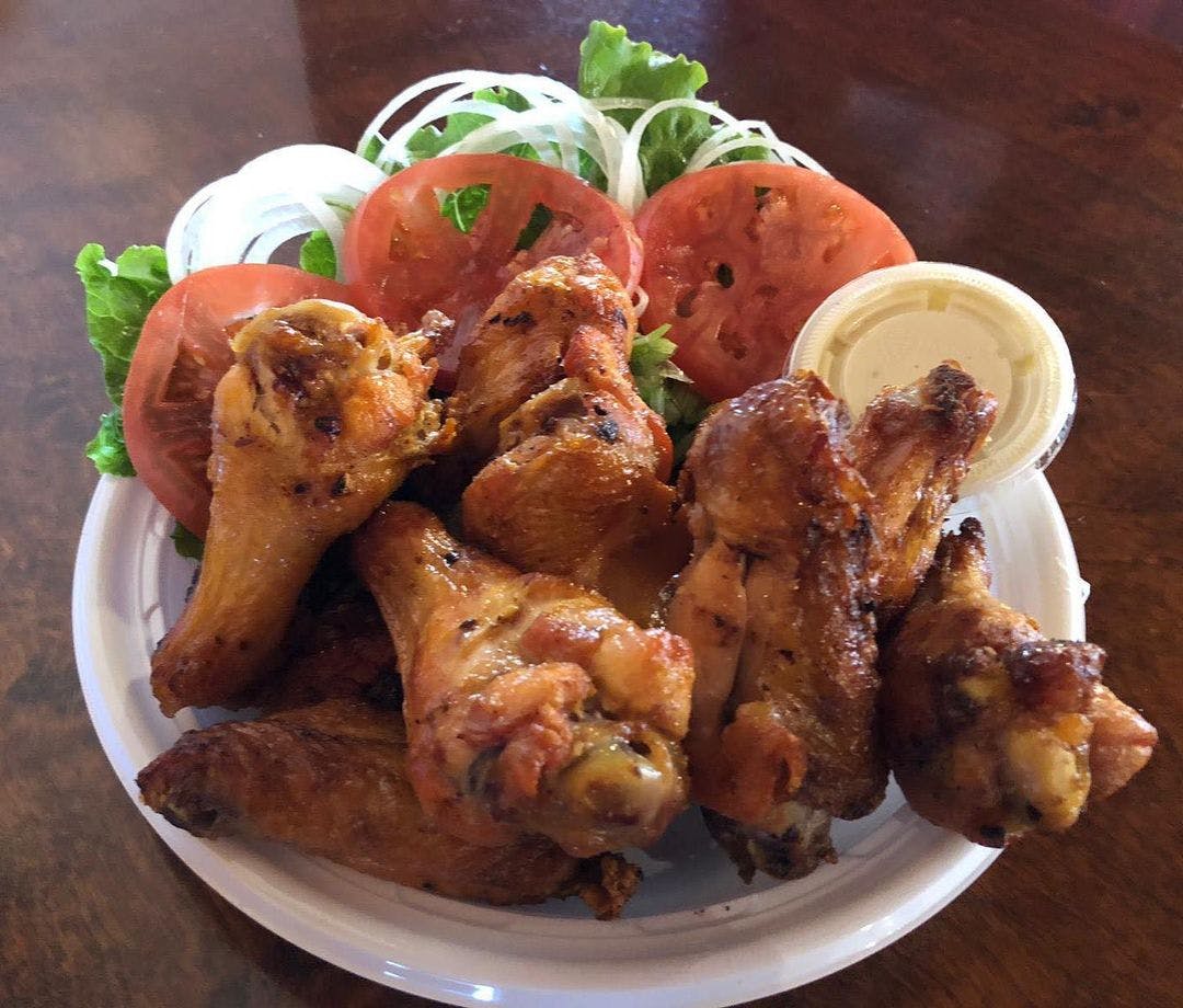 Order Fried Chicken Wings - Appetizer food online from Edgartown Pizza store, Edgartown on bringmethat.com