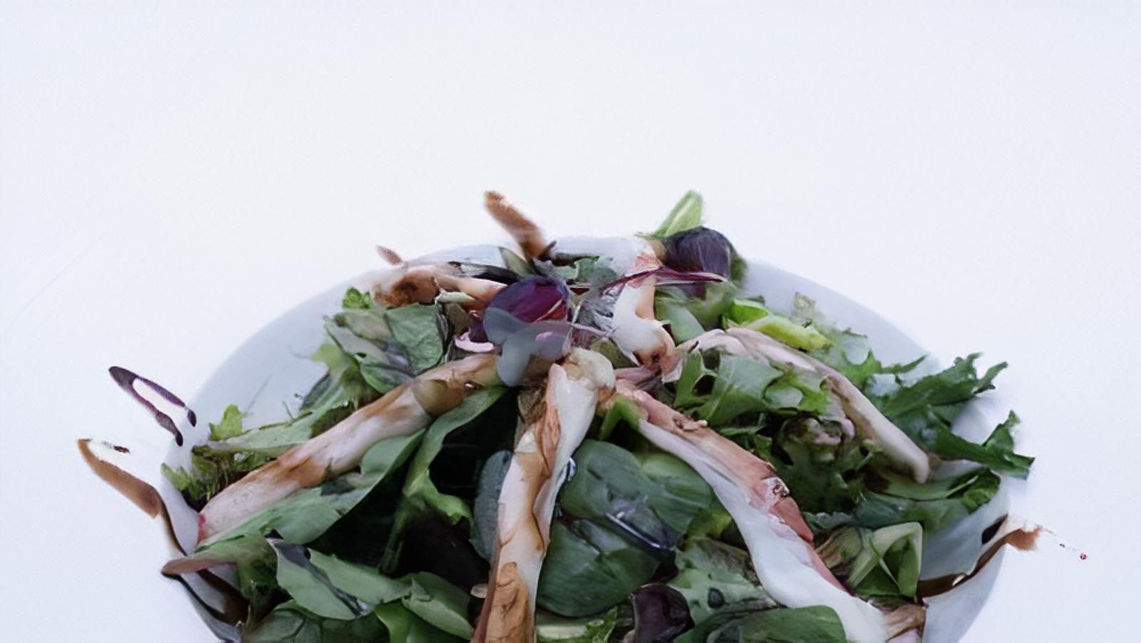 Order Snow Crab Salad food online from Sapporo Revolving Sushi store, Las Vegas on bringmethat.com