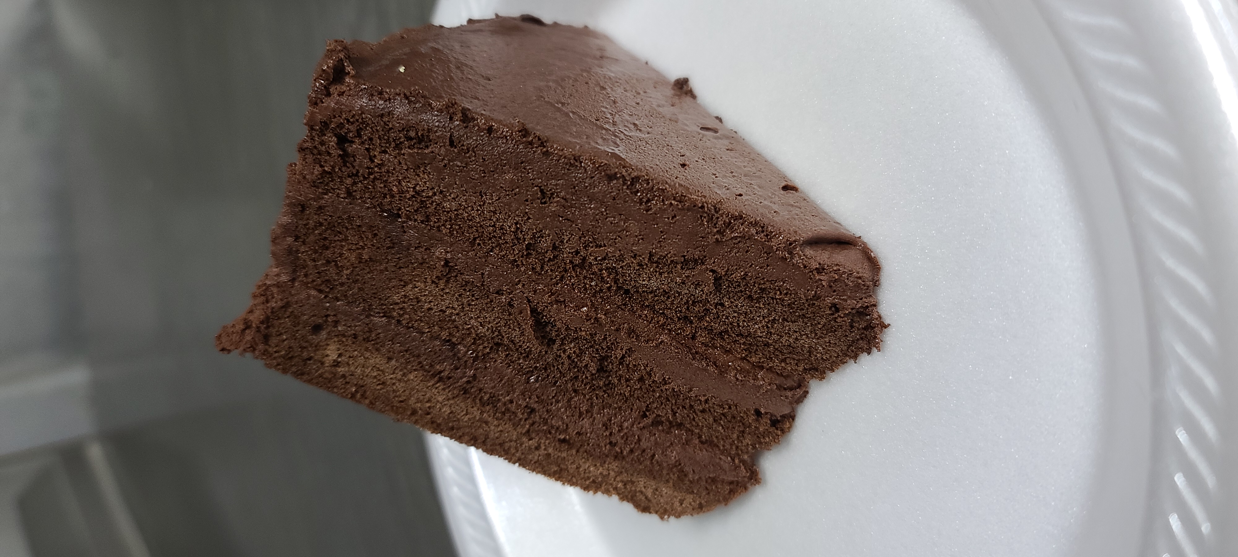 Order Chocolate Cake food online from Milanos Pizzeria store, Nashville on bringmethat.com