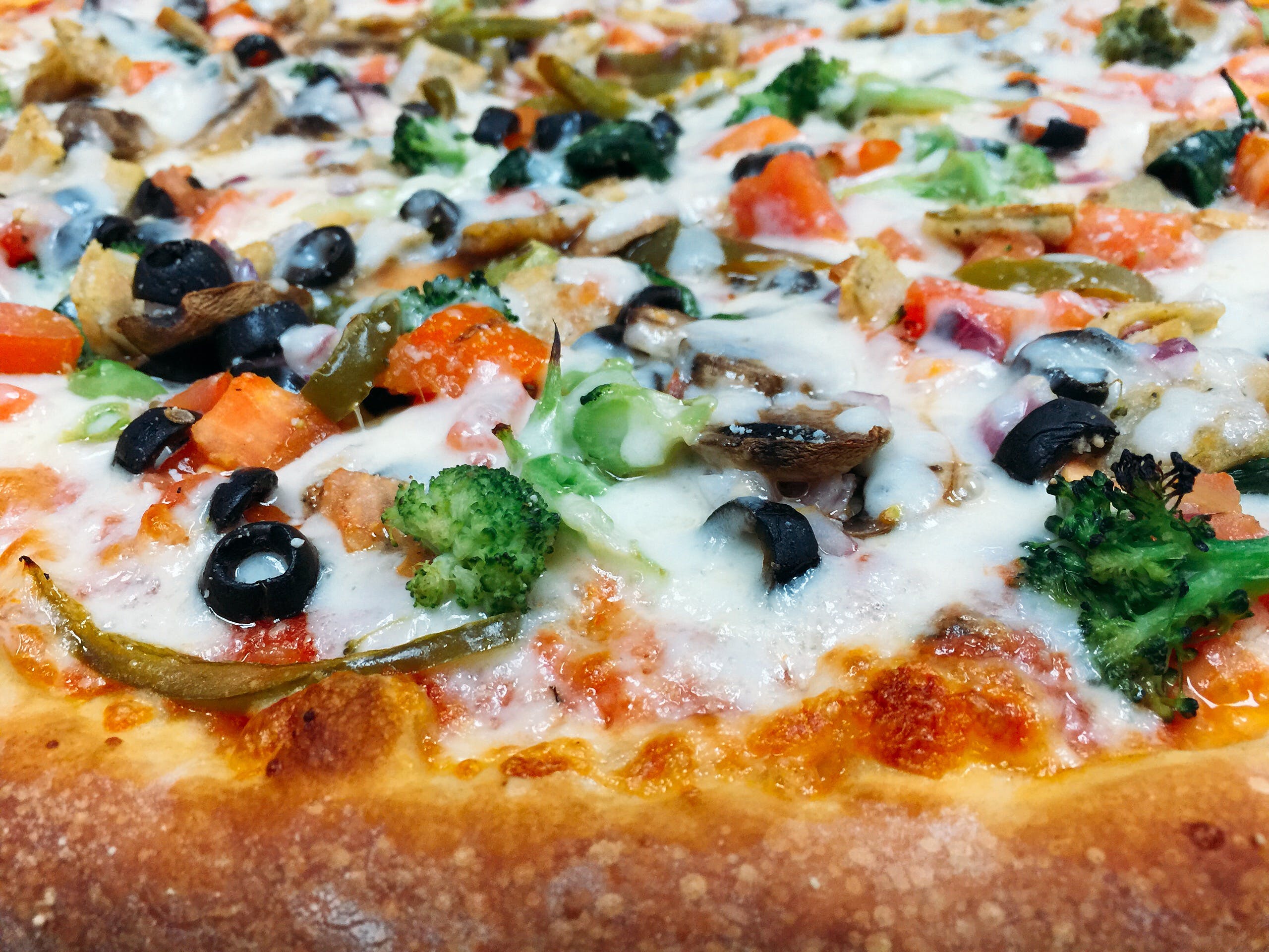 Order Pizza With Garden Vegetables - Large 16'' (8 Slices) food online from Angelo's Pizza and Sub Shop store, Matawan on bringmethat.com