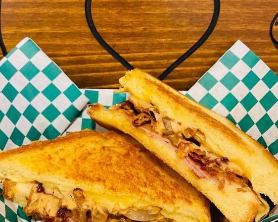 Order The Kampfire (SPECIAL) food online from Everdine Grilled Cheese Co. store, Naperville on bringmethat.com