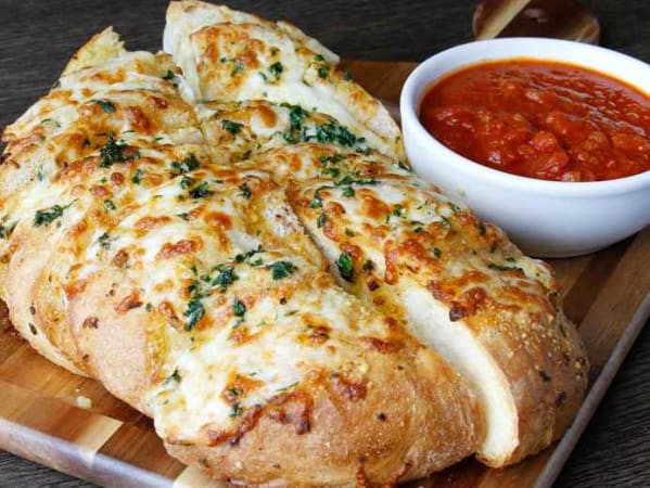 Order Cheesy Garlic Bread food online from Home Run Inn Pizza store, Chicago on bringmethat.com