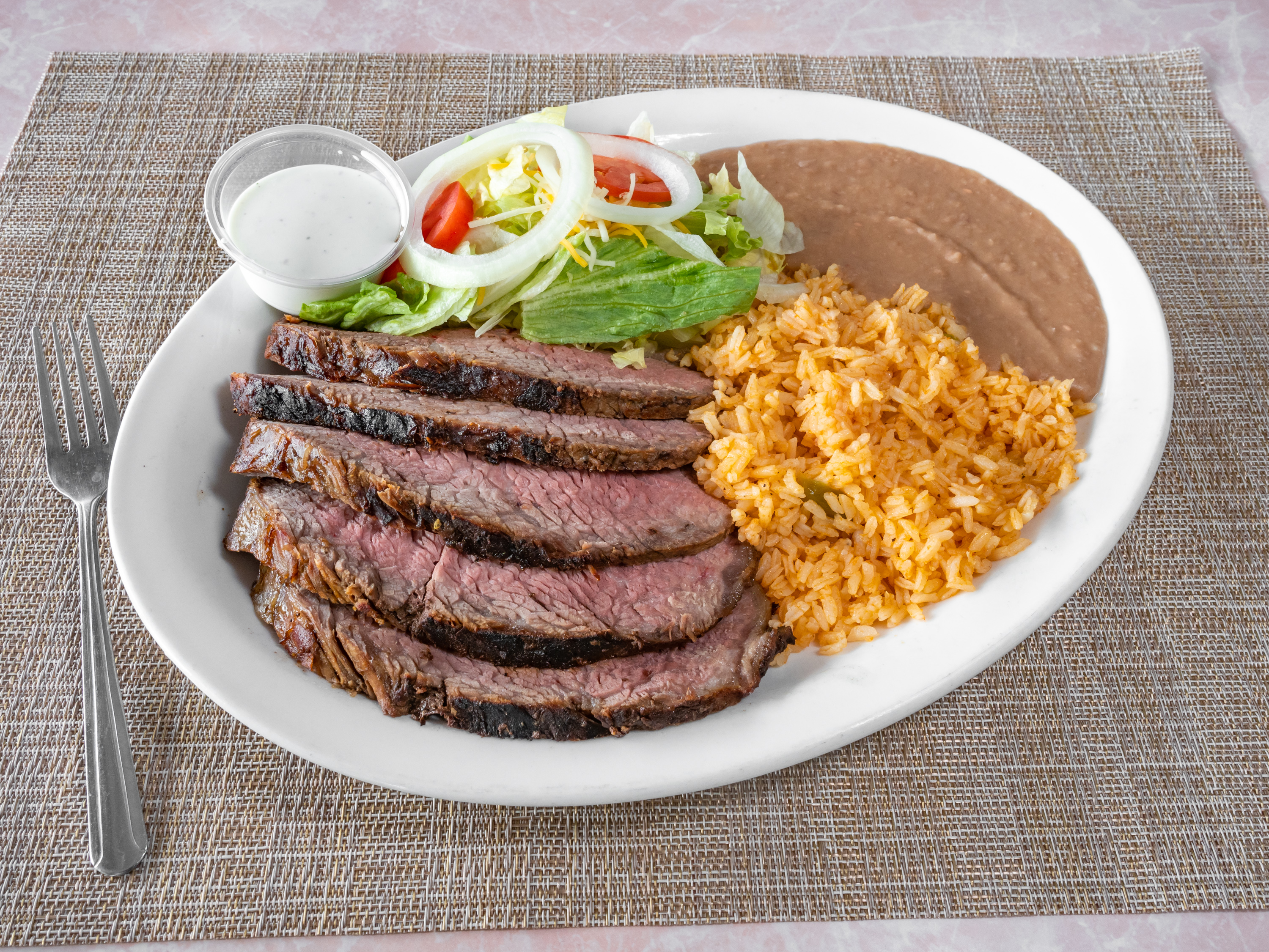 Order 5 Slices Tri-Tip Combo Plate food online from Taqueria Super Pollo store, Salinas on bringmethat.com