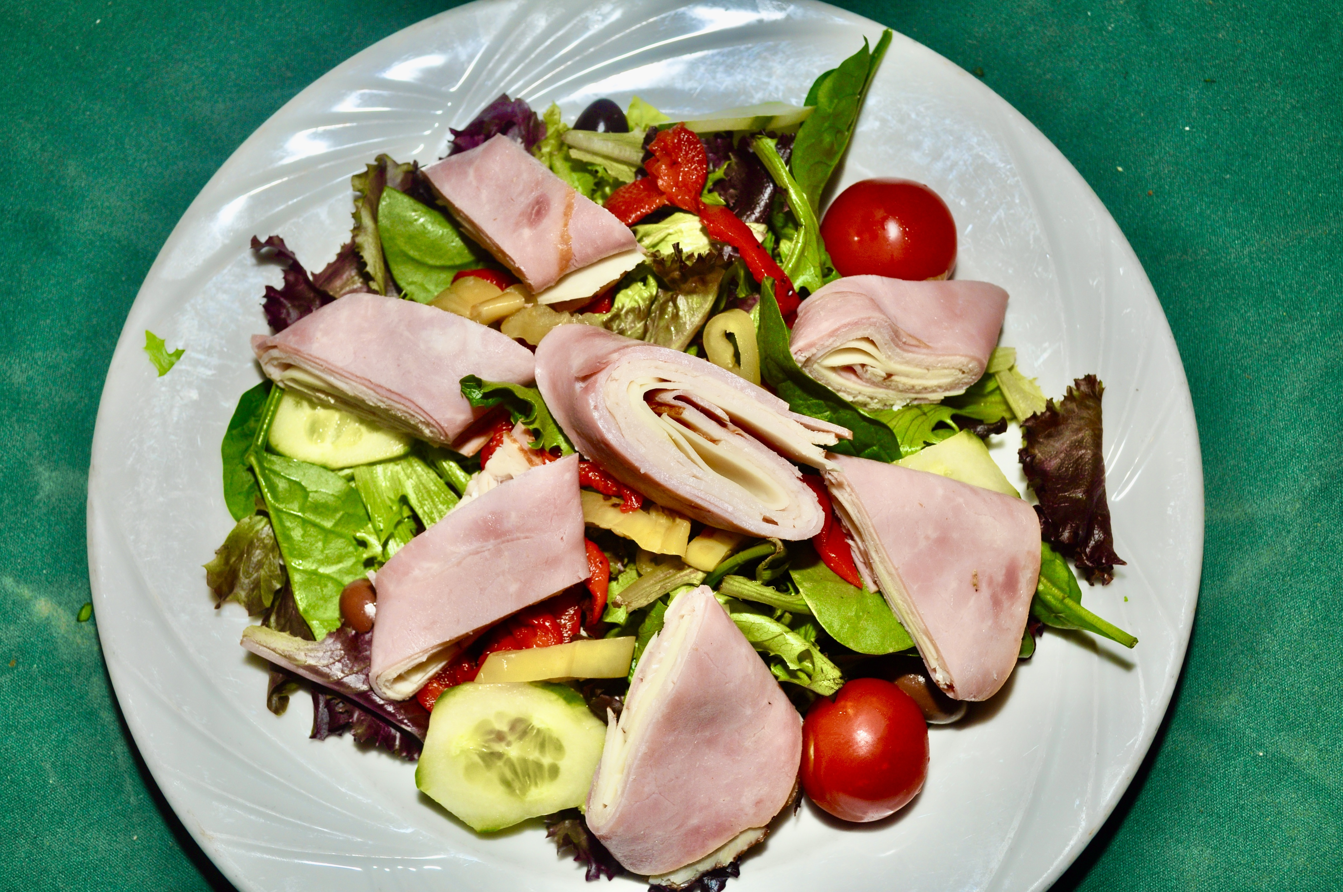 Order Chef's Salad food online from Illianos Grill store, Norwich on bringmethat.com