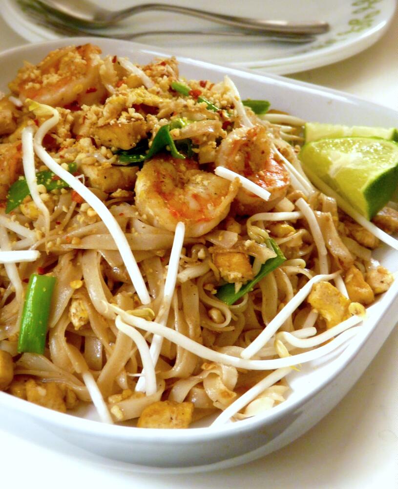 Order Shrimp Pad Thai 炒泰式河粉虾 food online from Char Koon Noodle Express store, Windsor on bringmethat.com