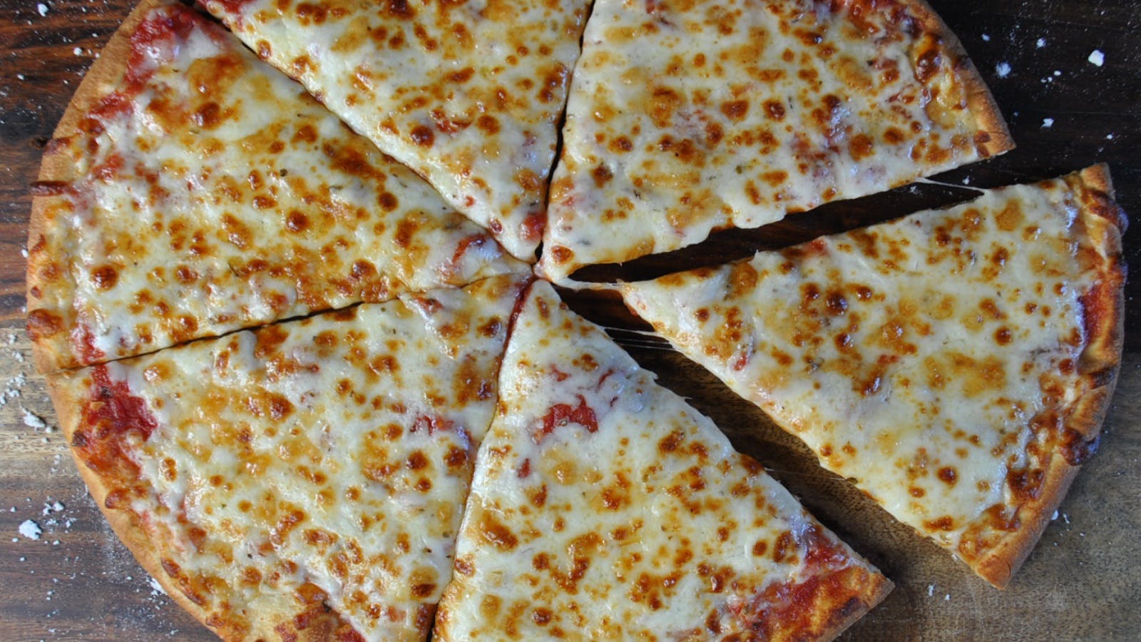 Order Kid's Thin Crust Cheese Pizza - Kids food online from Uno Pizzeria & Grill store, Birch Run on bringmethat.com