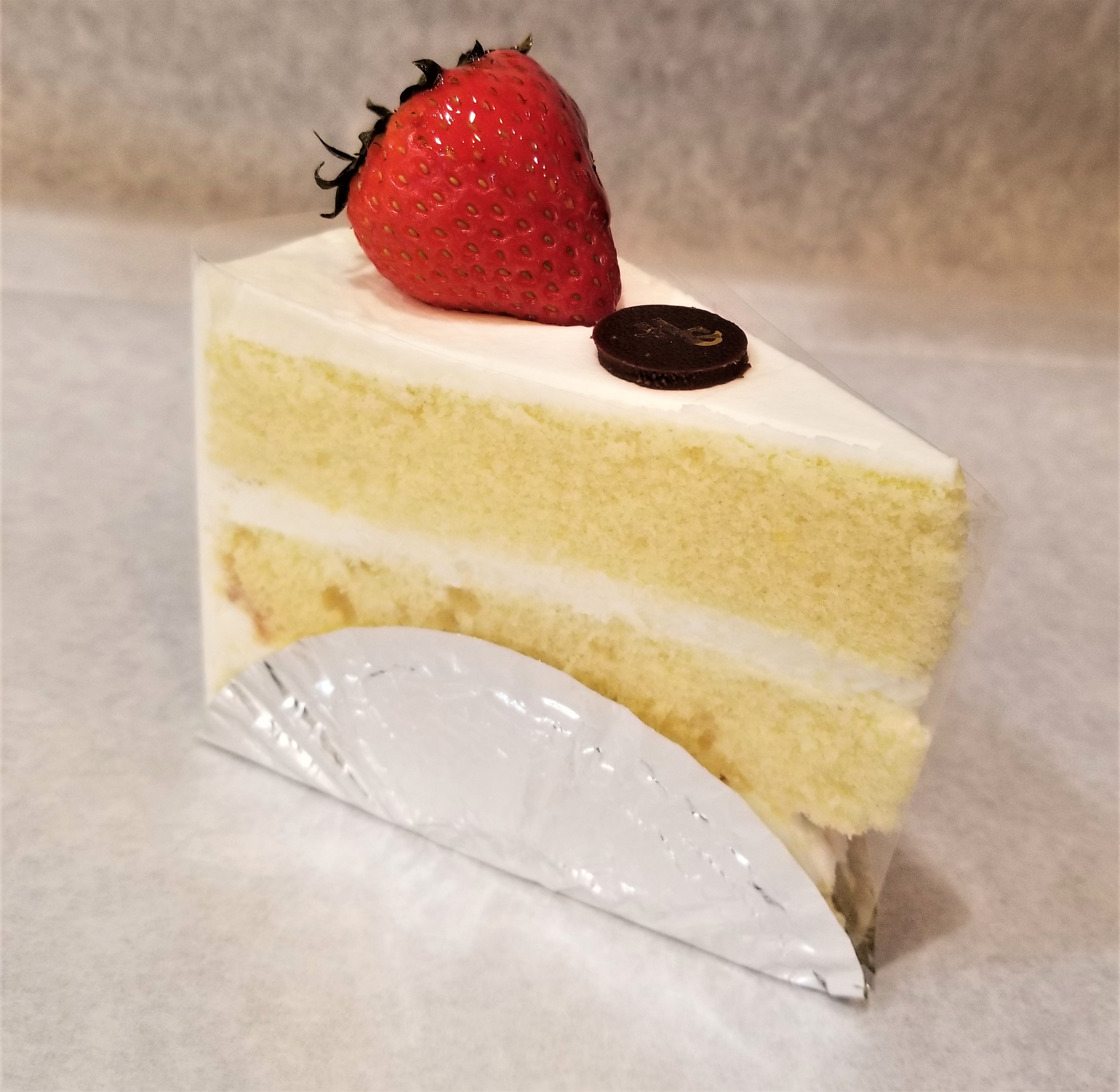 Order Piece of Fresh Cream Cake food online from Hansel & Gretel Bakery Cafe store, Suwanee on bringmethat.com