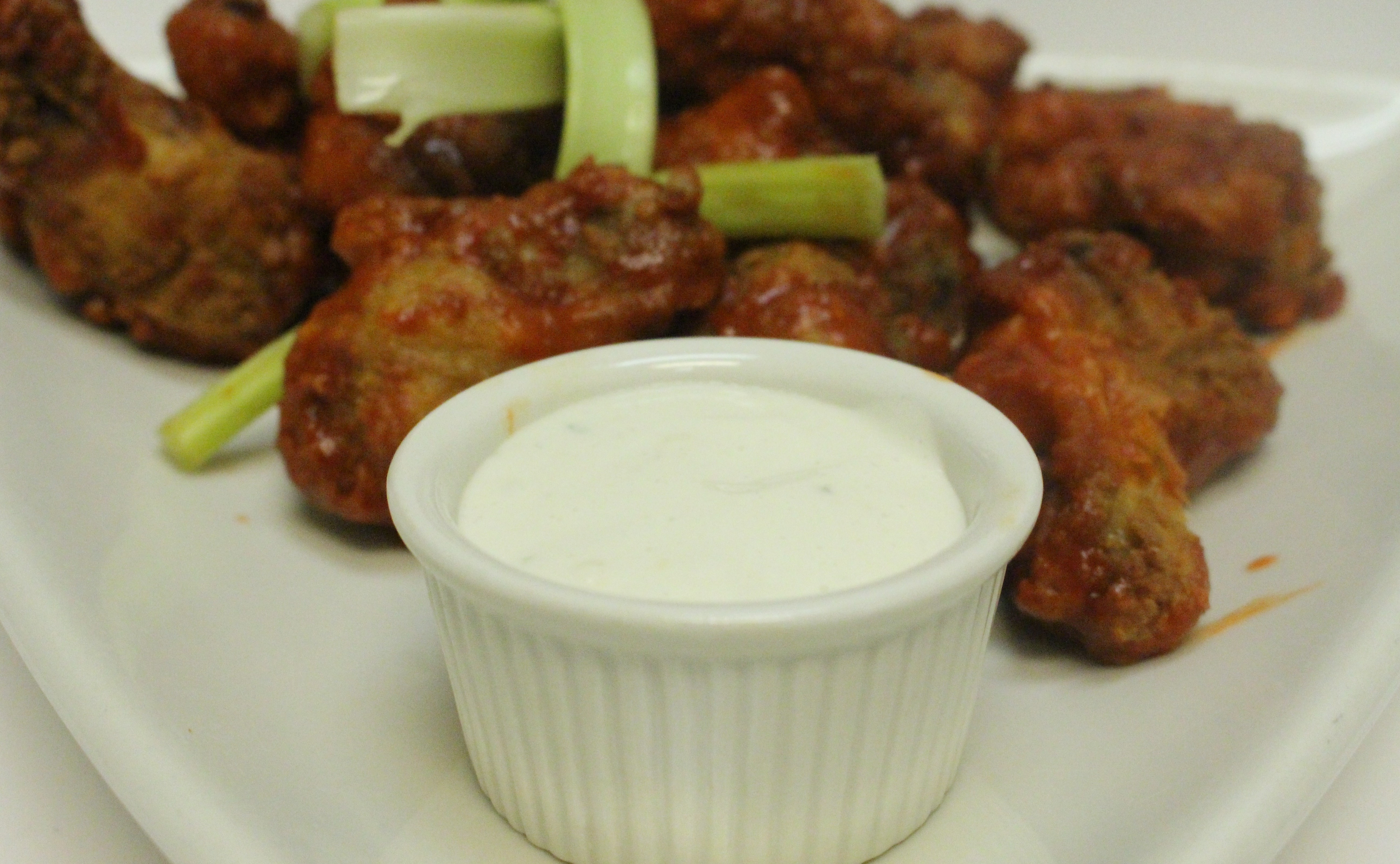 Order Buffalo Chicken Wings food online from Mangiamo Pizza & Restaurant store, Paramus on bringmethat.com