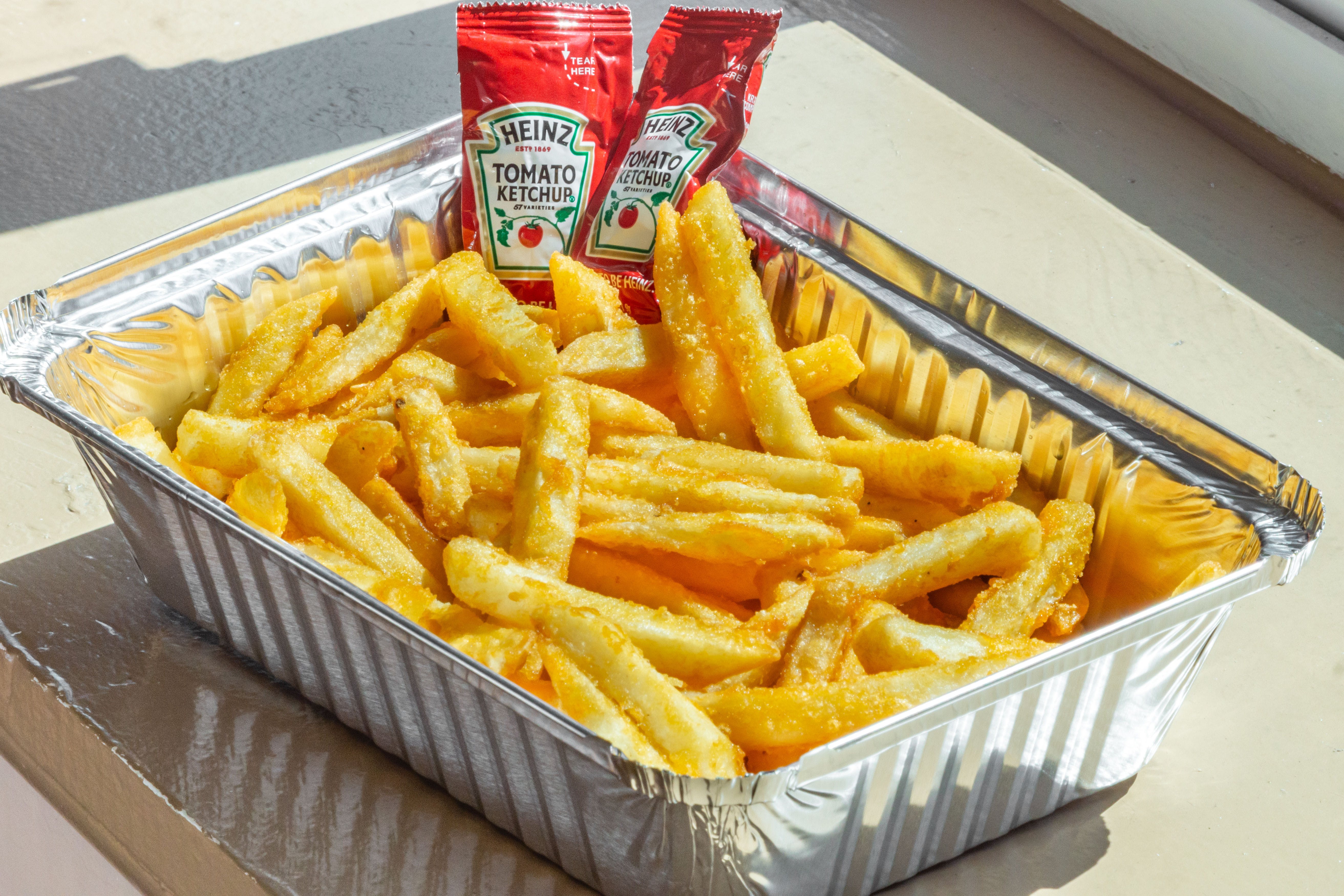 Order French Fries - Appetizer food online from Pizza On Main store, Washington on bringmethat.com