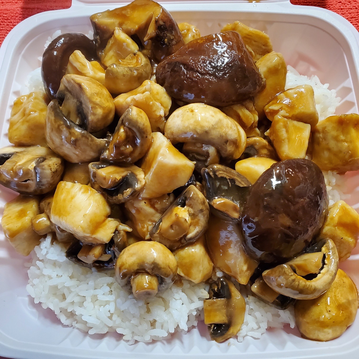Order Chicken with 2 Kinds of Mushroom  food online from Sun Kwong Restaurant store, San Francisco on bringmethat.com