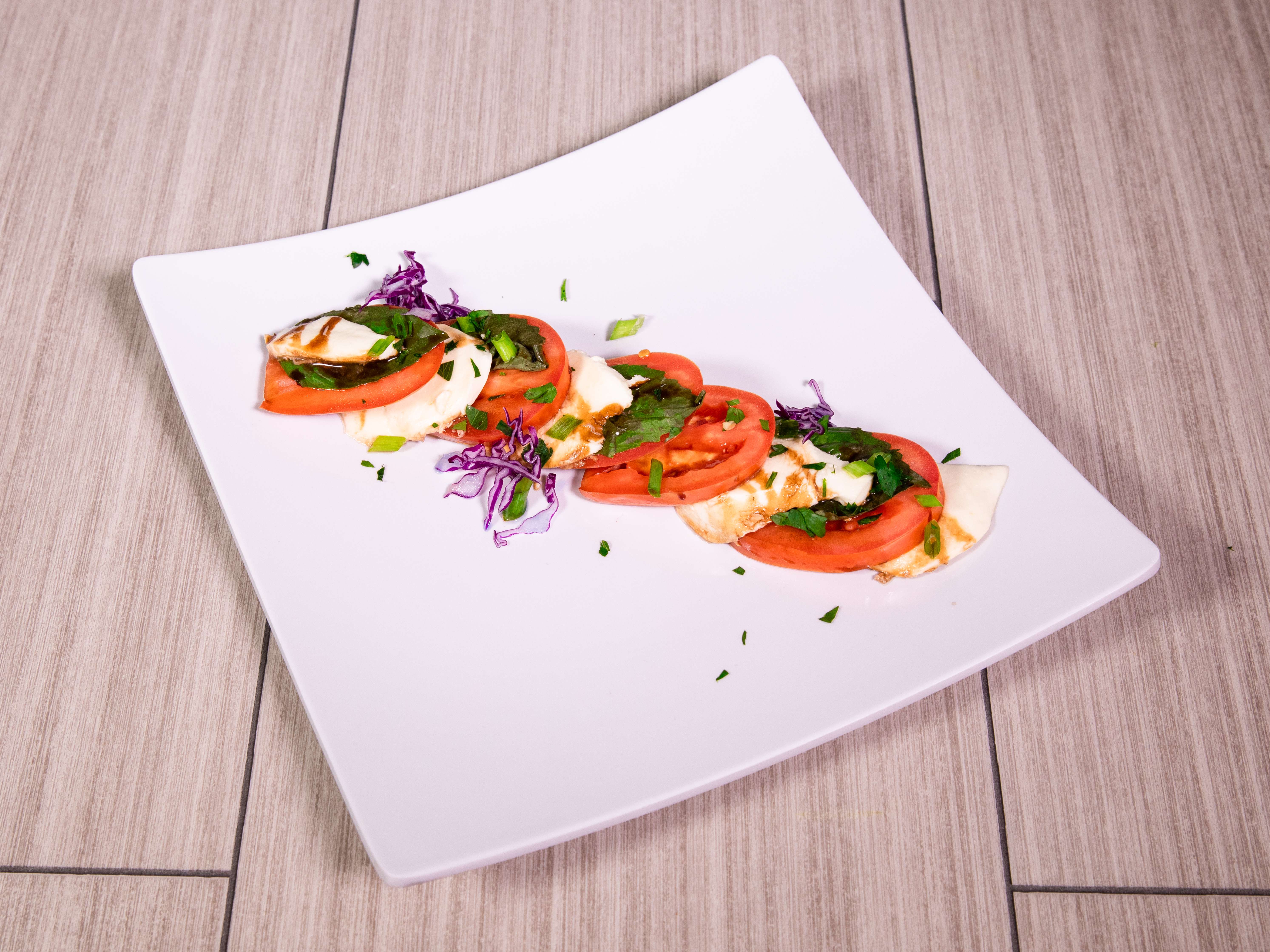 Order Insalata Caprese food online from Russo's New York Pizzeria store, Tomball on bringmethat.com