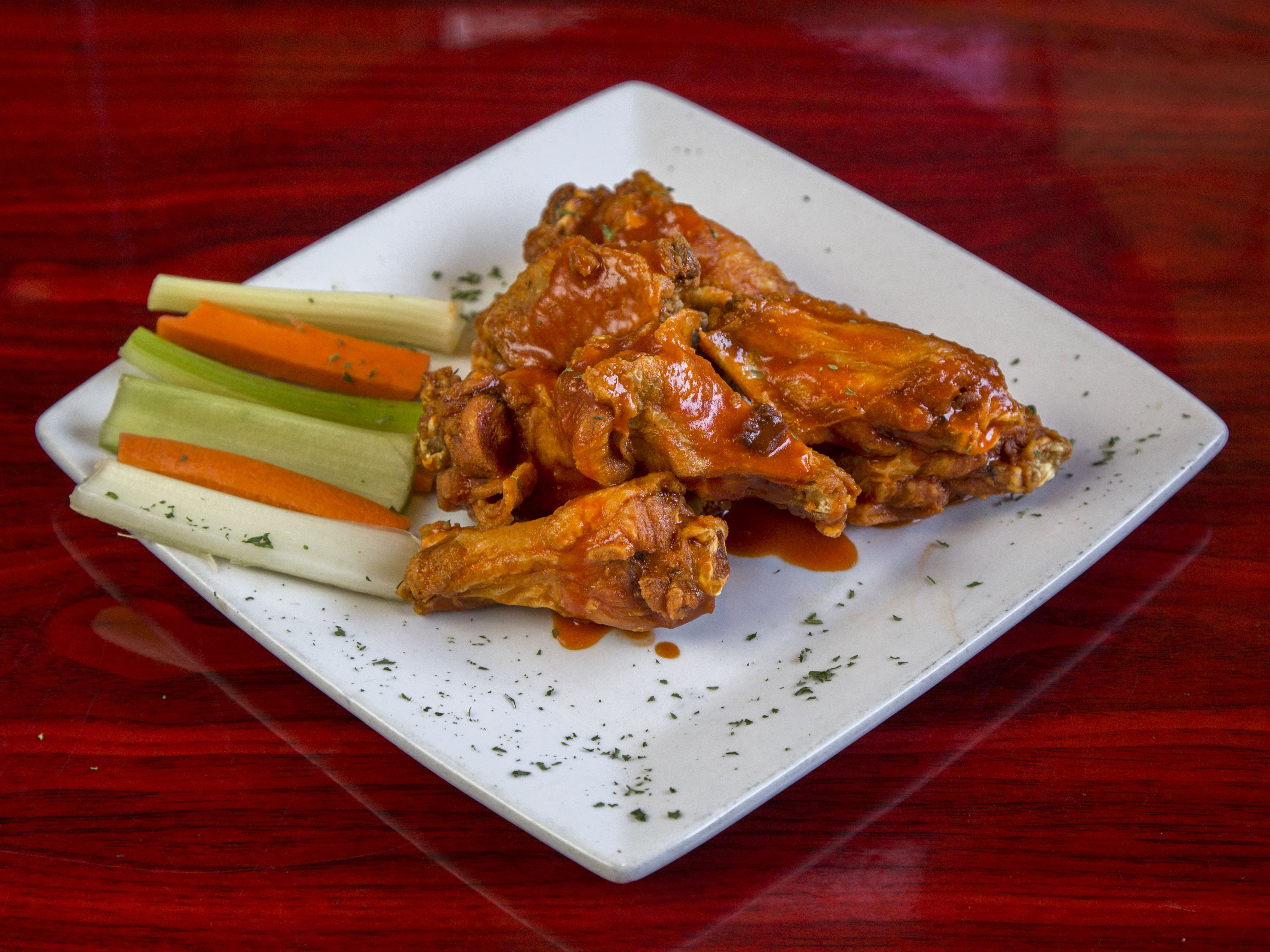 Order Gee's Famous Fresh Wings   food online from Jj Madison store, Mesa on bringmethat.com