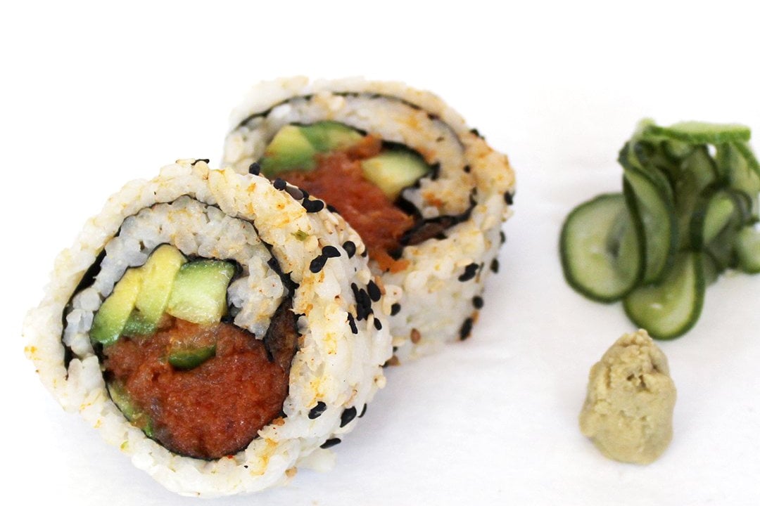Order Spicy Tuna Roll food online from Amelia Bakery & Cafe store, Los Angeles on bringmethat.com
