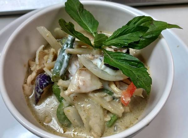 Order Green Curry food online from Tao Thai Hot store, San Antonio on bringmethat.com