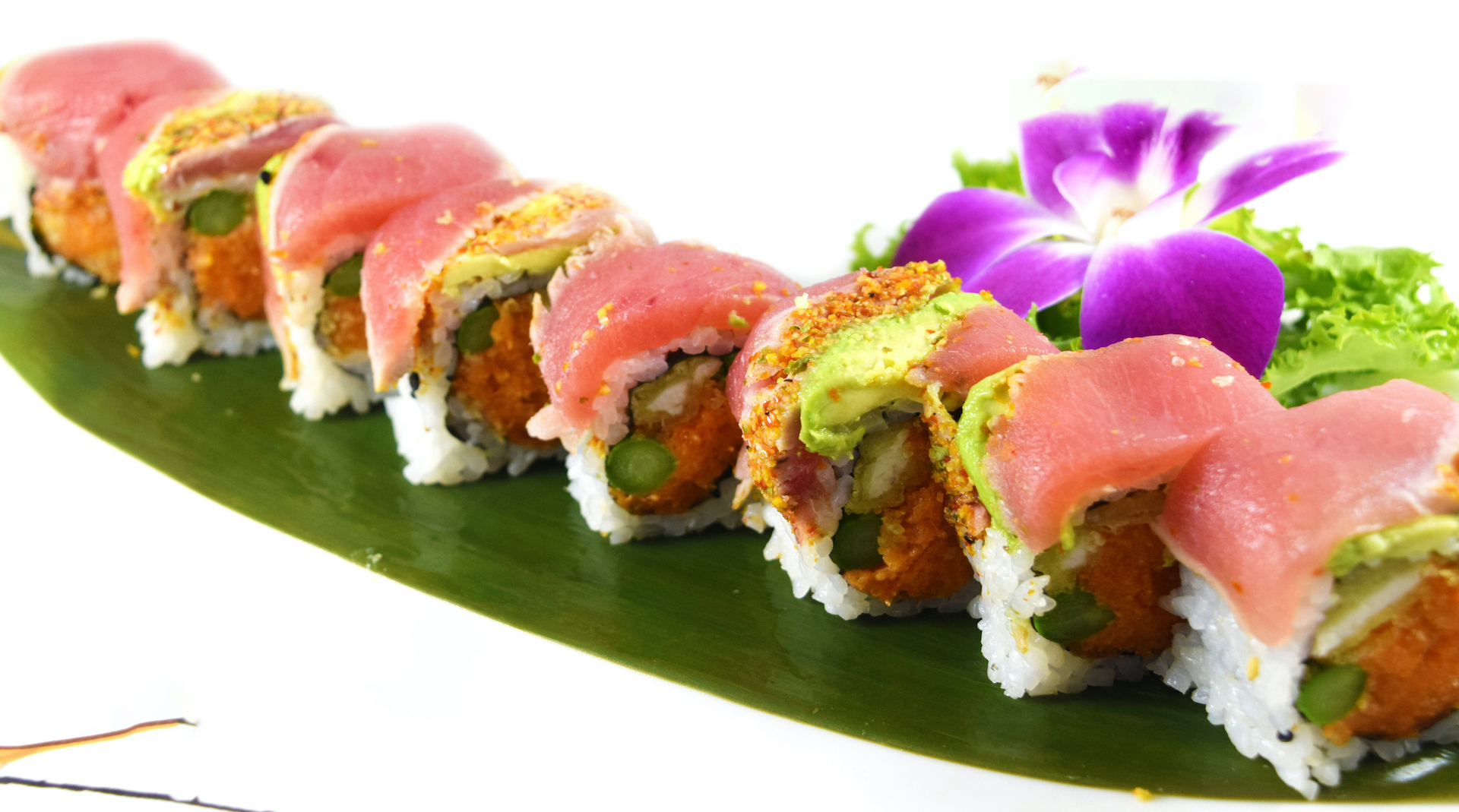 Order Tuna Amazing Roll food online from Mizu Japanese Restaurant store, Niles on bringmethat.com